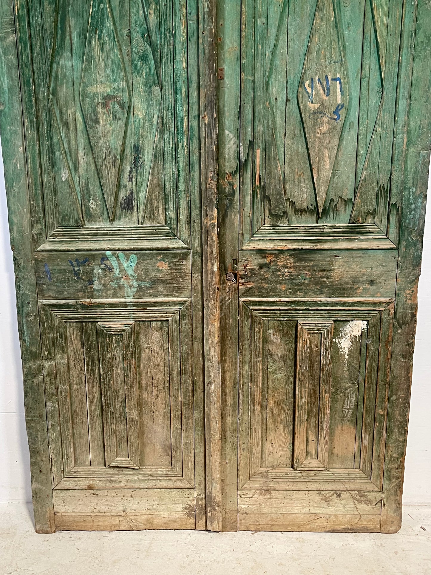 Antique French Panel Door with Carving (94x56.25) L218
