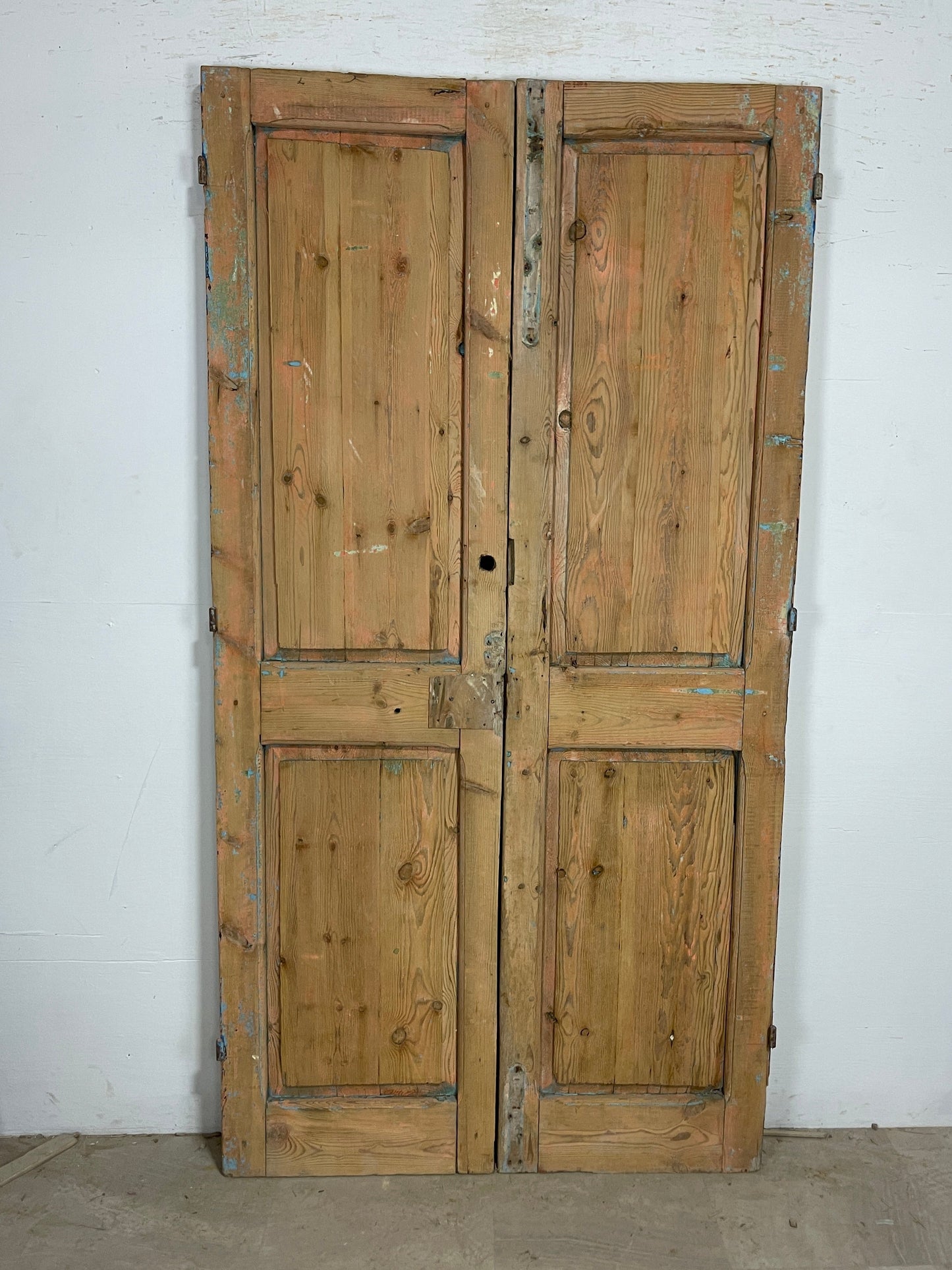 Antique French panel doors with Carvings (88 x 46.5) P17
