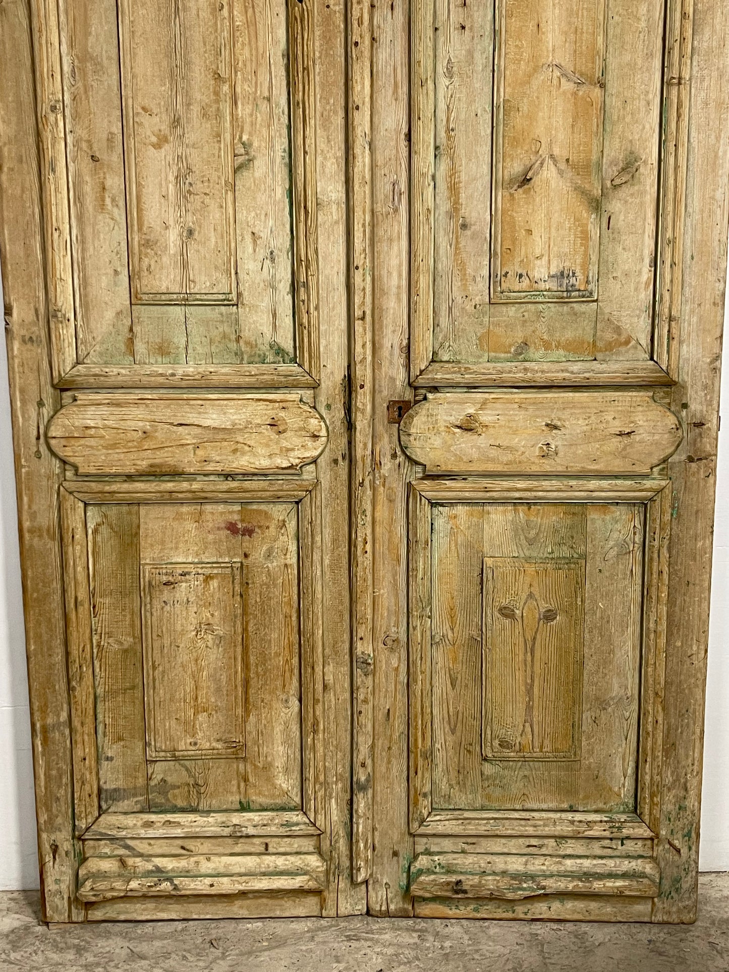 Antique French Panel Doors with Carving (91 x 52.5) M015