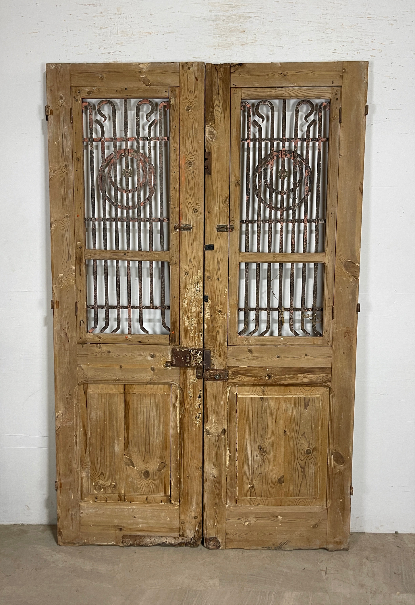 Antique French panel doors with Metal (87 x 55) P33