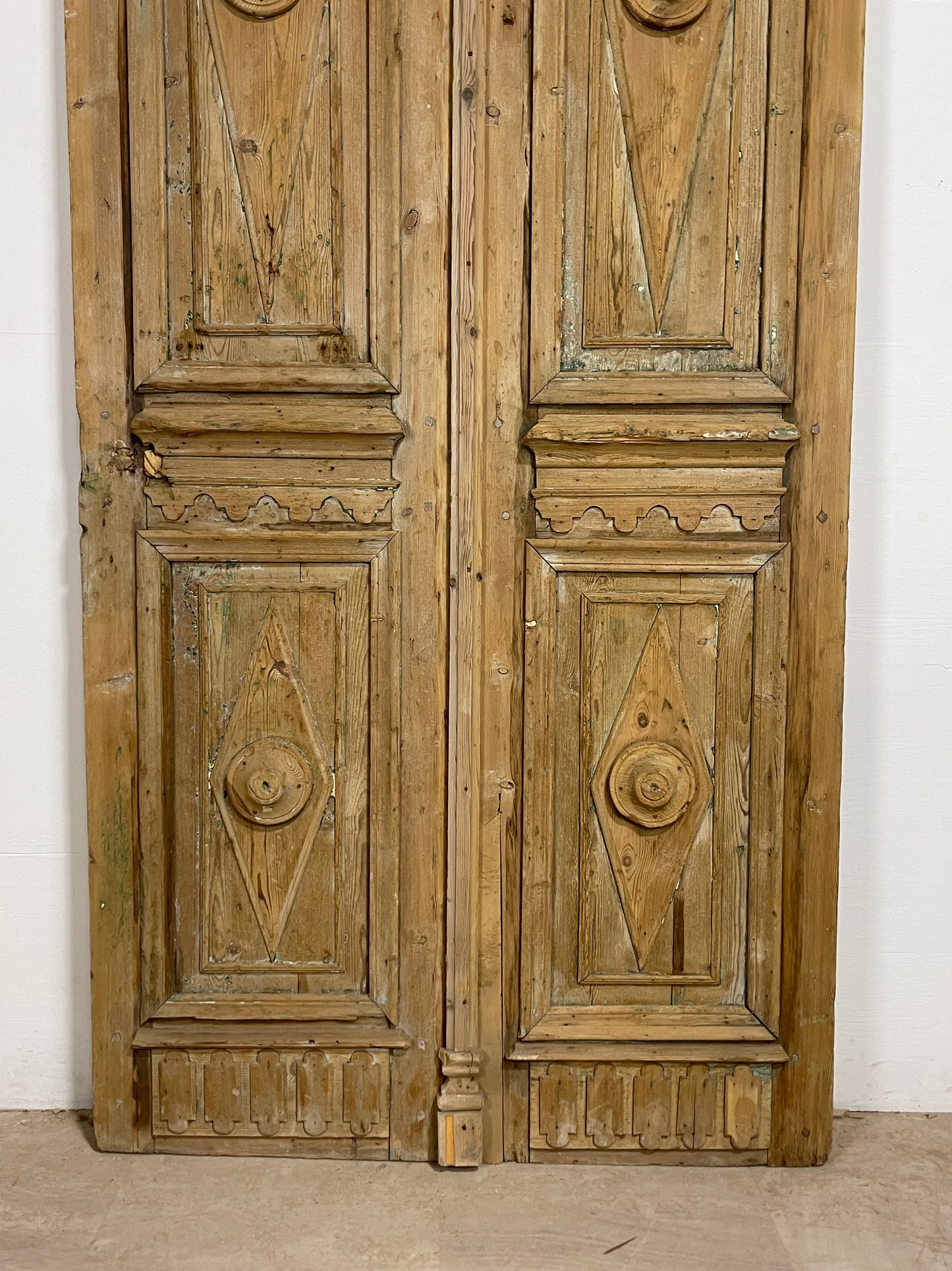 Antique French panel doors with Carvings (96.5 x 43.5) P25