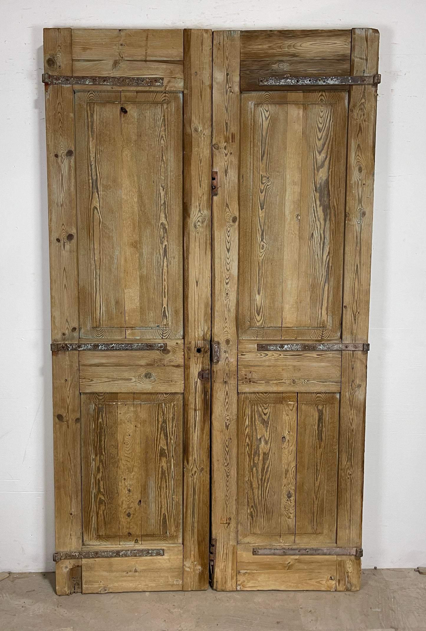 Antique French panel doors with Carvings (98.5 x 56) P15