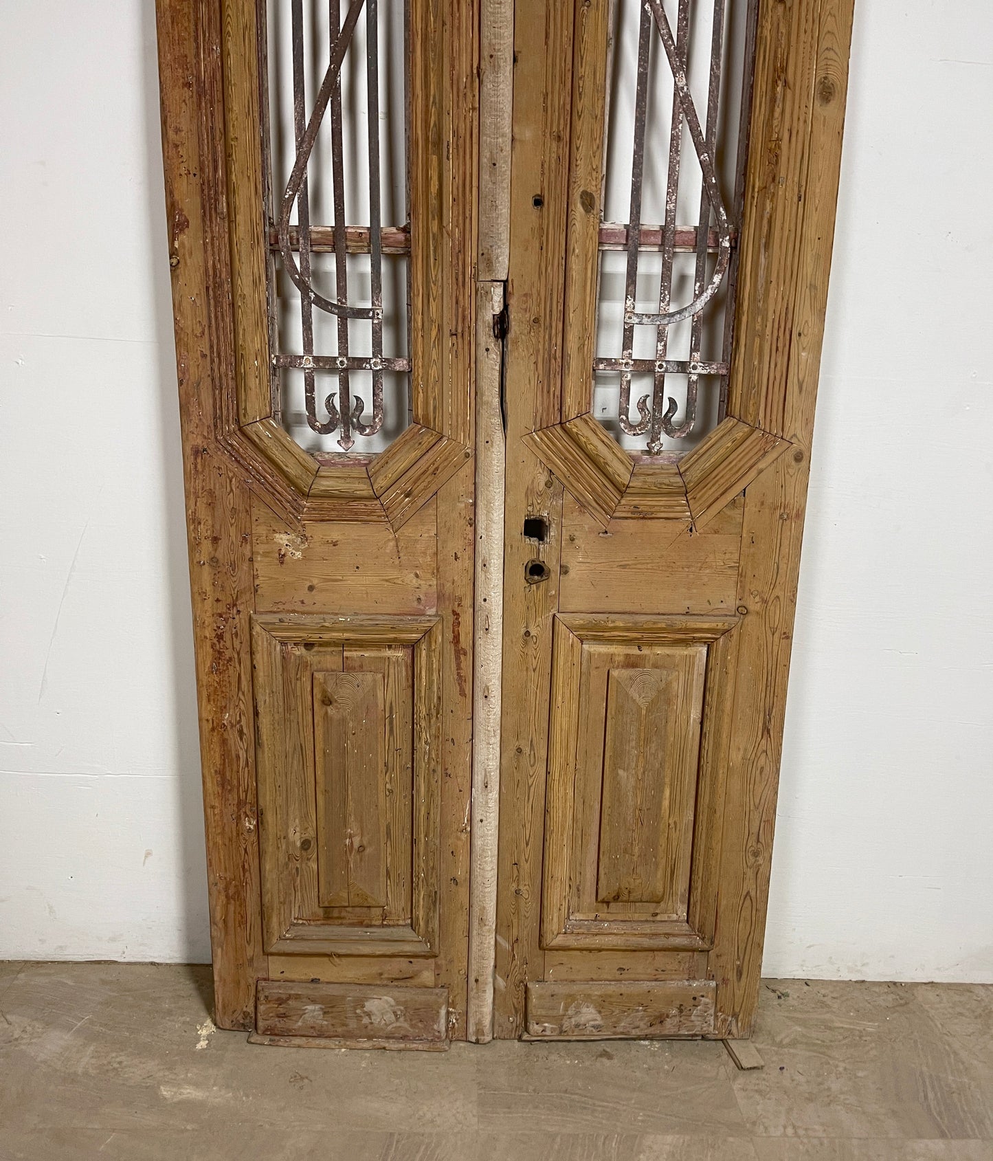 Antique French panel doors with Metal (93 x 40.5) P69
