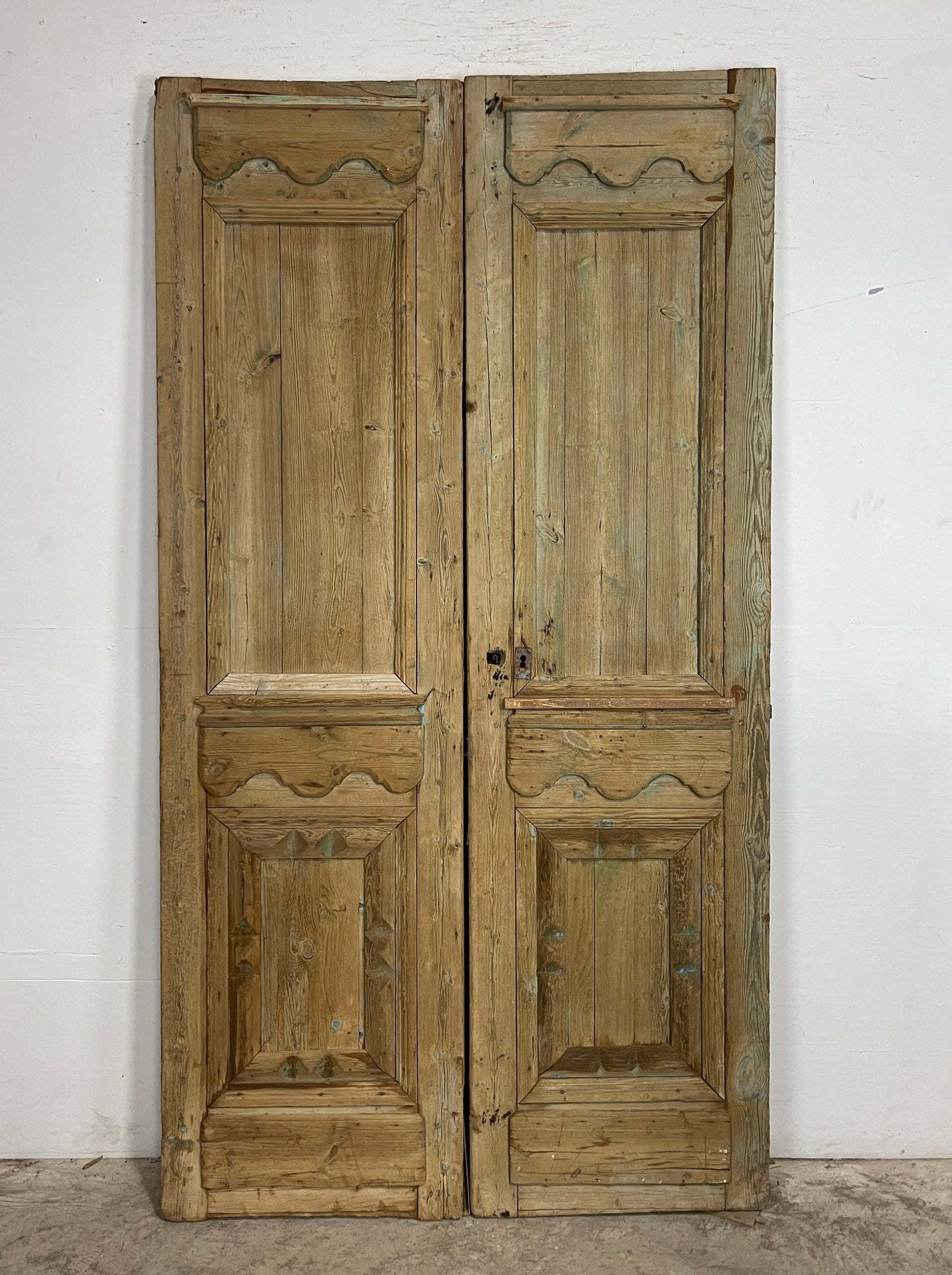 Antique French Panel Doors with Carving (92.5 x 48.75) M046