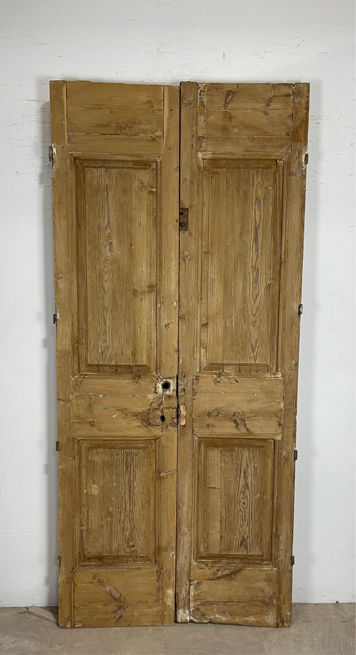 Antique French panel doors with Carvings (99 x 44) P23