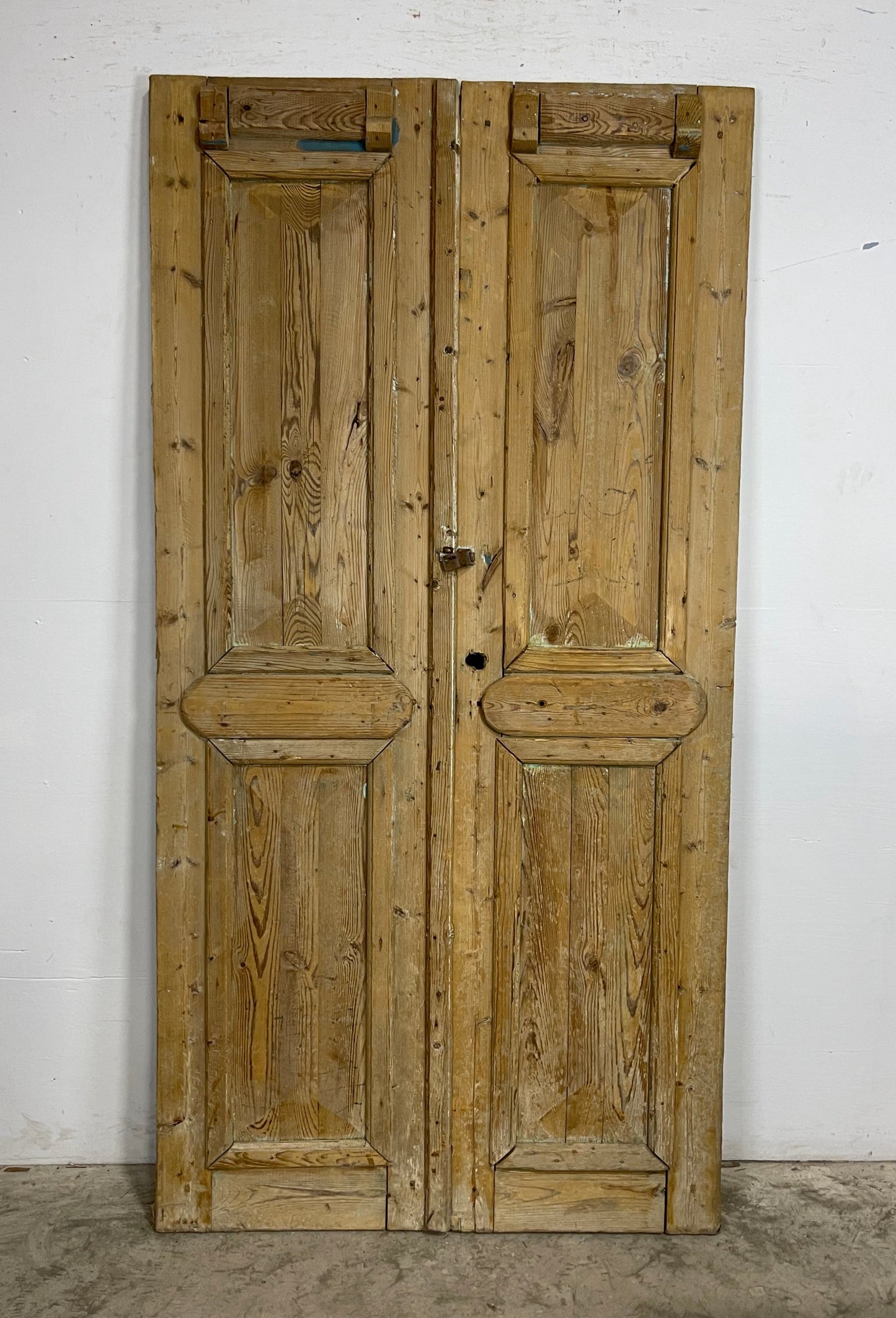 Antique French Panel Doors with Carving (88 x 44) M047