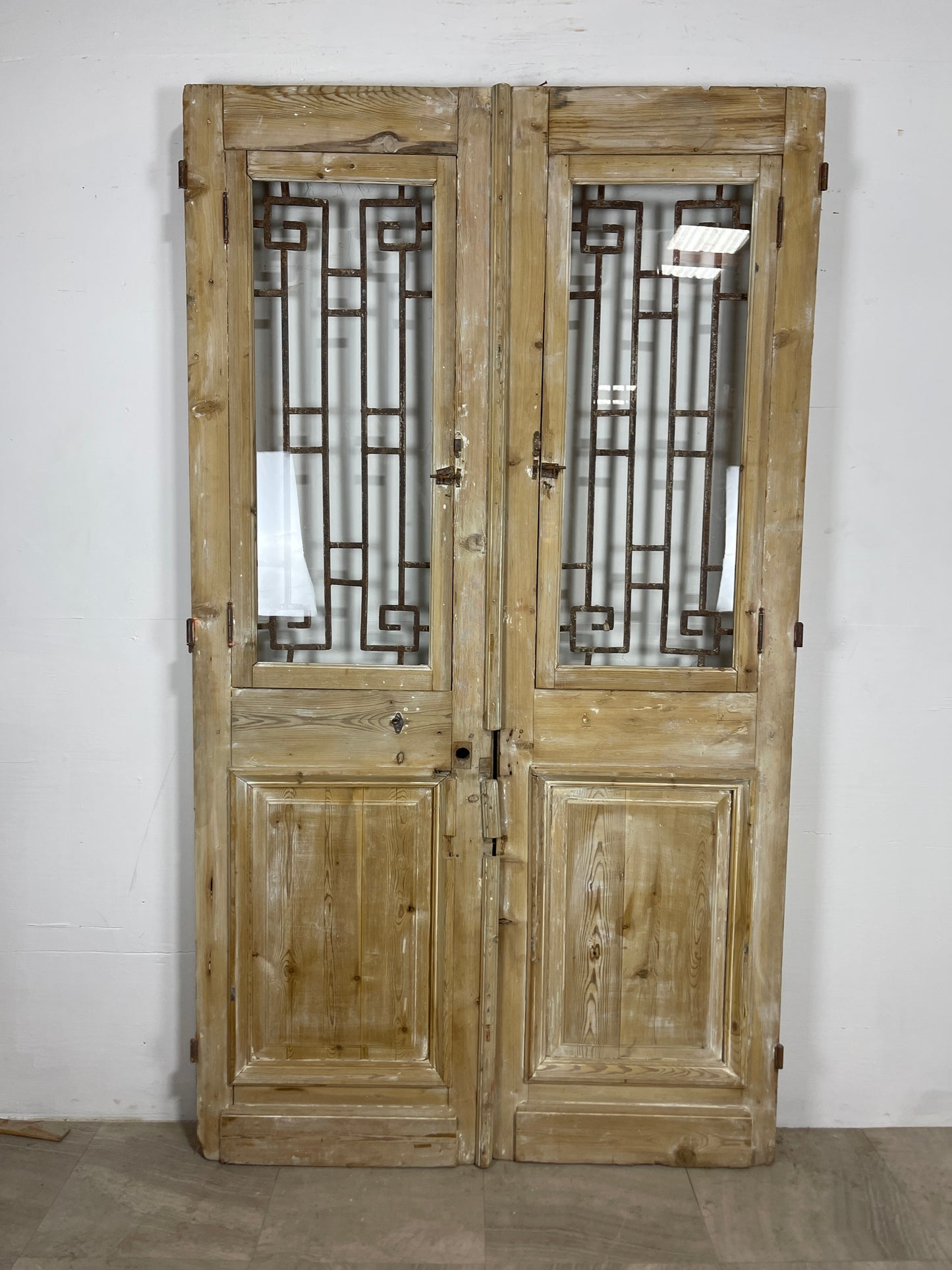 Antique French panel doors with Metal (91.5 x 51.5) O27