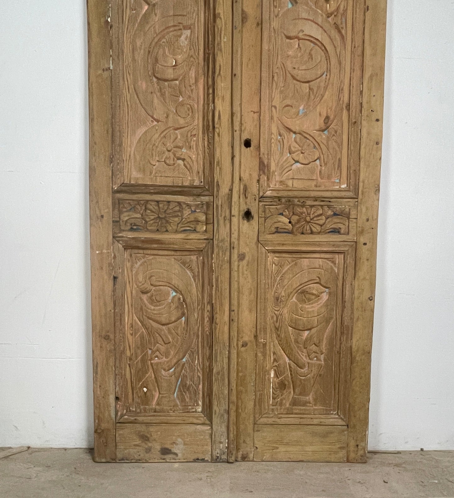 Antique French panel doors with Carvings (88 x 46.5) P17