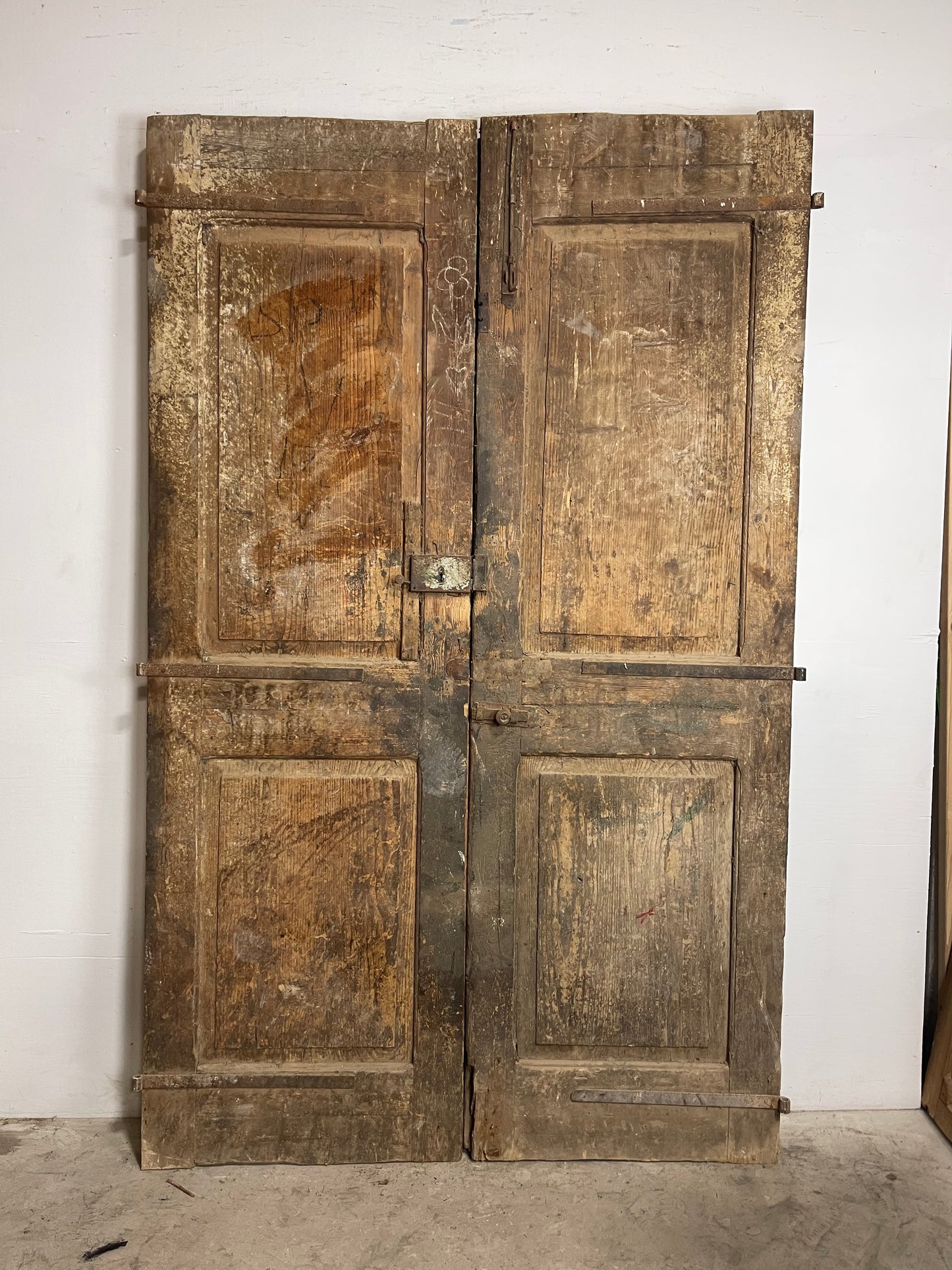 Antique French Panel Doors with Carving (95.5 x 59) M034