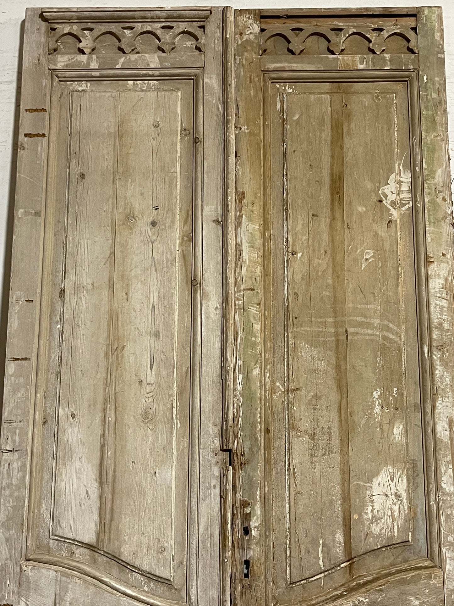 Antique French Panel Door with Carving (104.25x47.5) L006