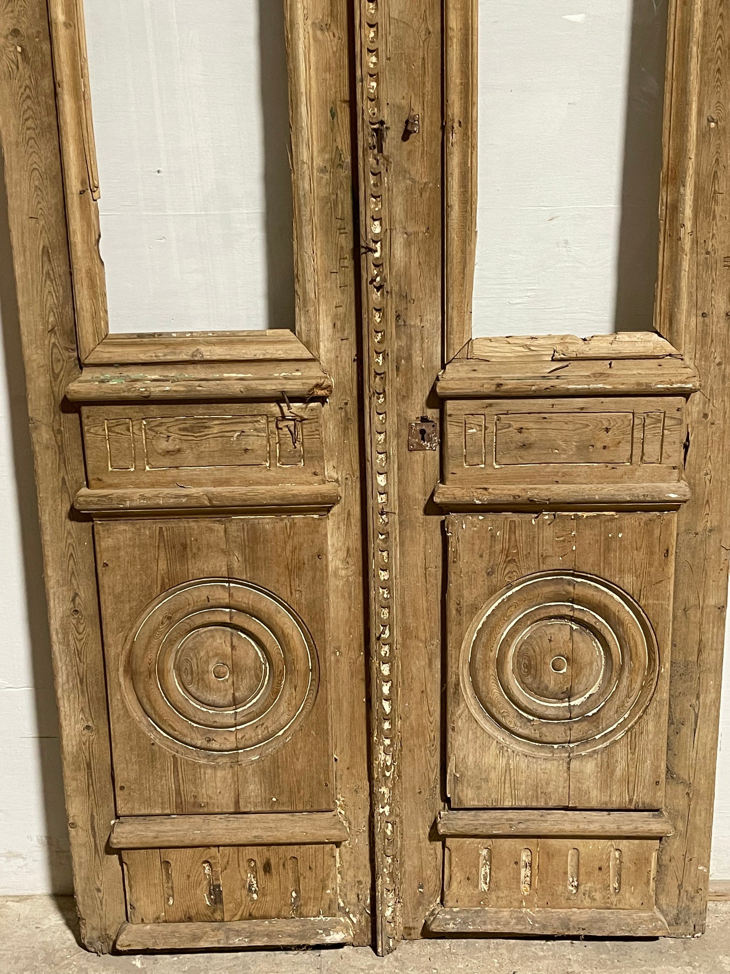 Antique French panel doors with glass and carving (90.5x42.5) L103