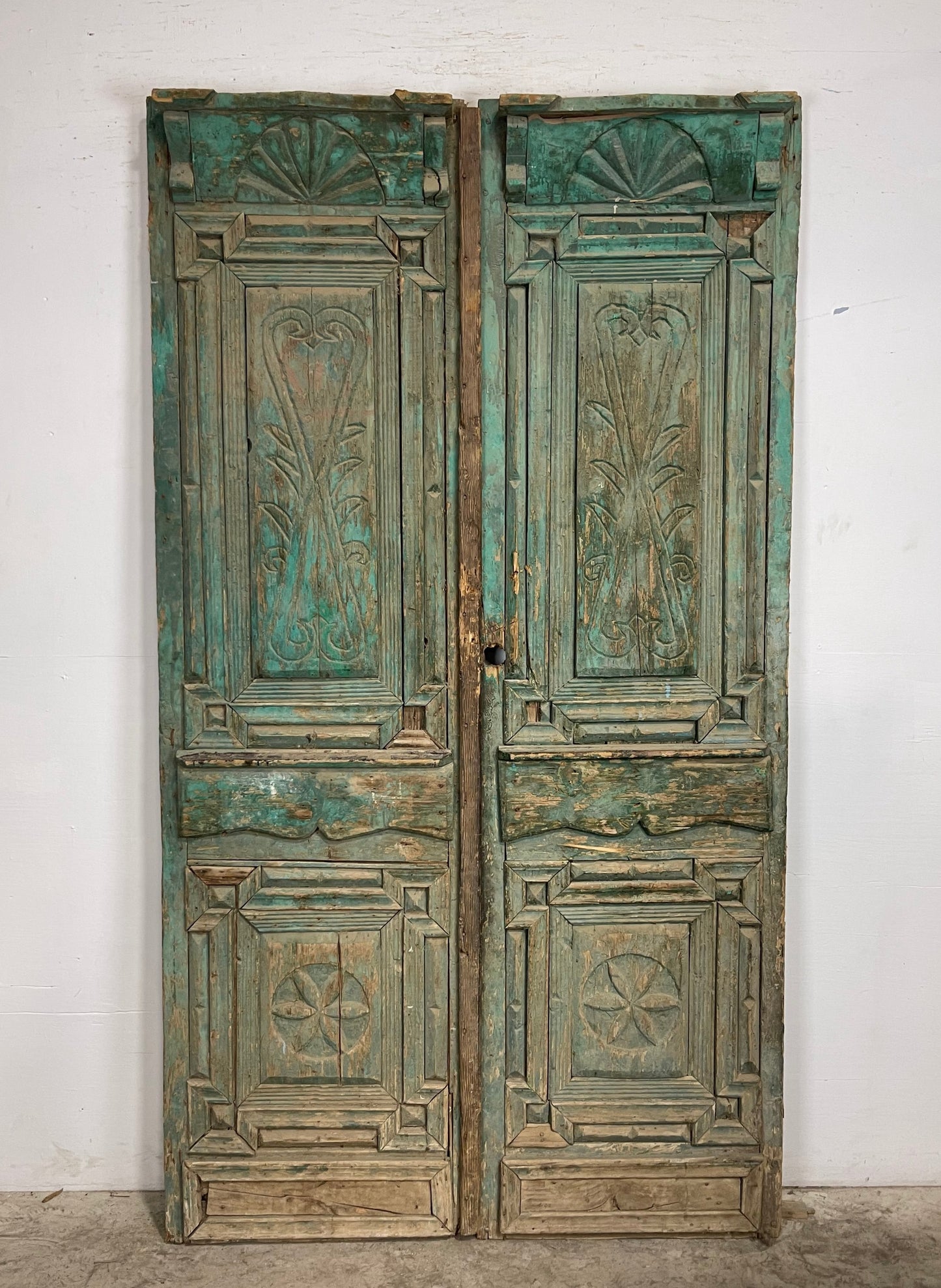 Antique French Panel Doors with Carving (91.75 x 51.25) M043