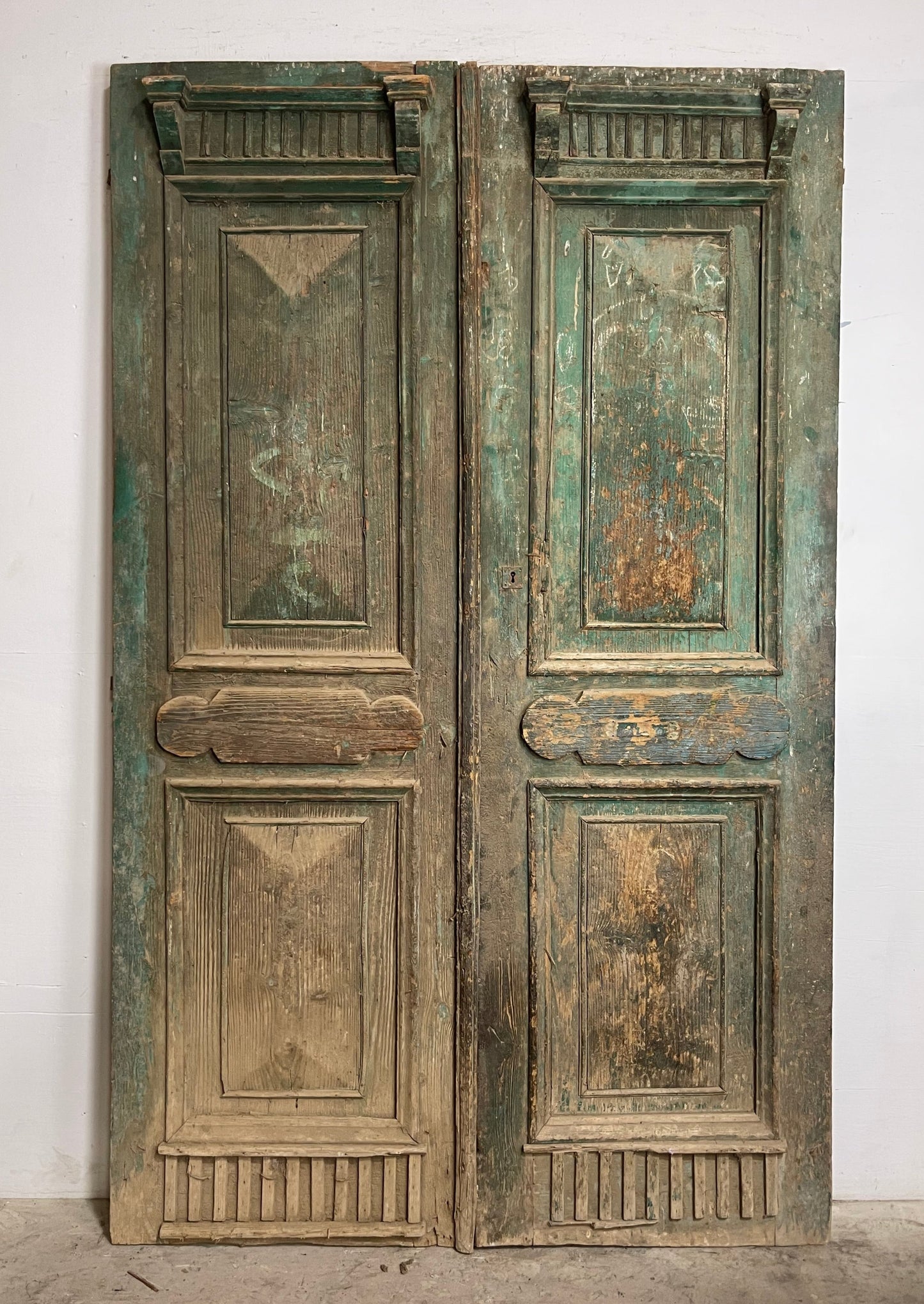 Antique French Panel Doors with Carving (95.5 x 59) M034