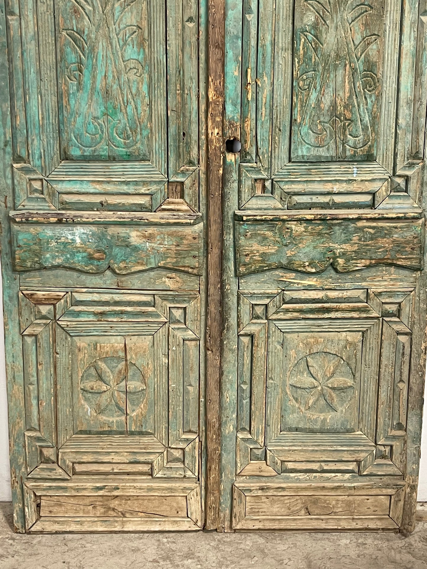 Antique French Panel Doors with Carving (91.75 x 51.25) M043