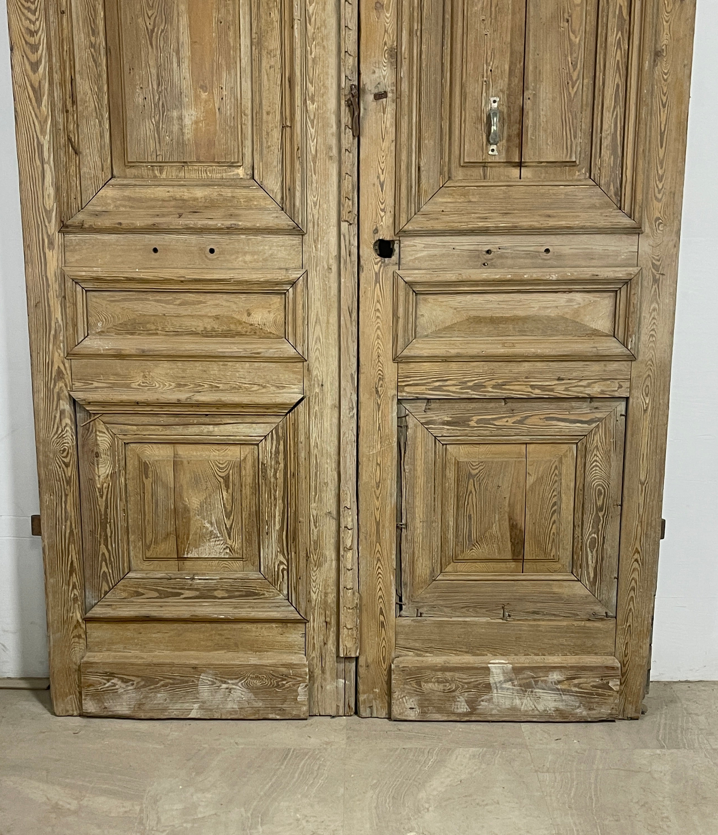 Antique French panel doors with Carvings (118 x 62.5) P47