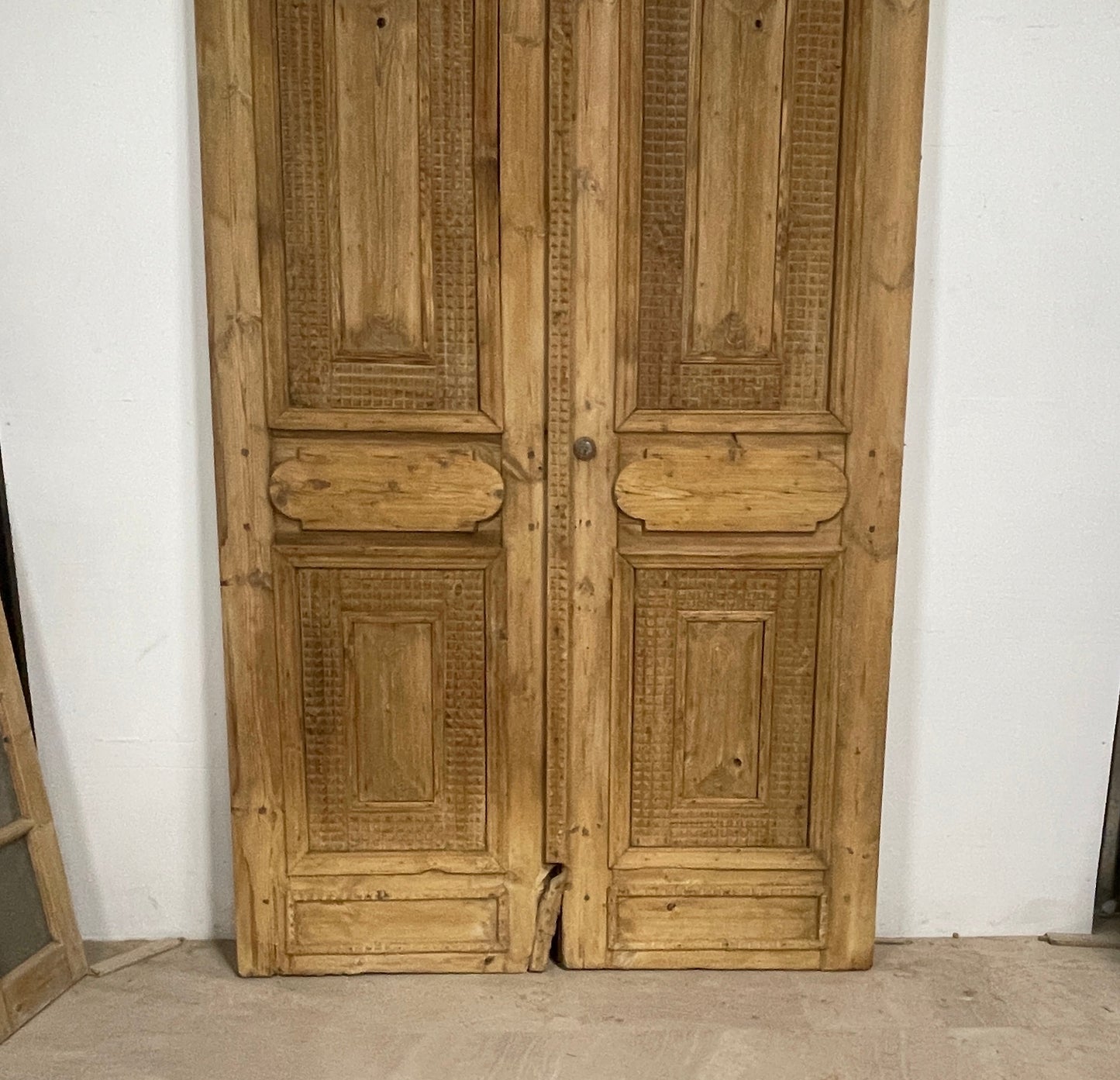 Antique French panel doors with Carvings (93.5 x 55) P16