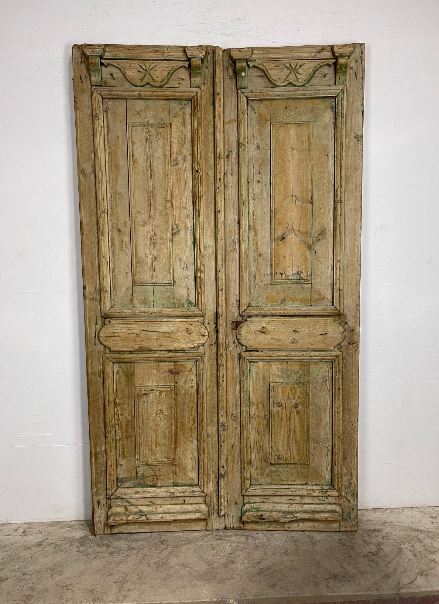 Antique French Panel Doors with Carving (91 x 52.5) M015