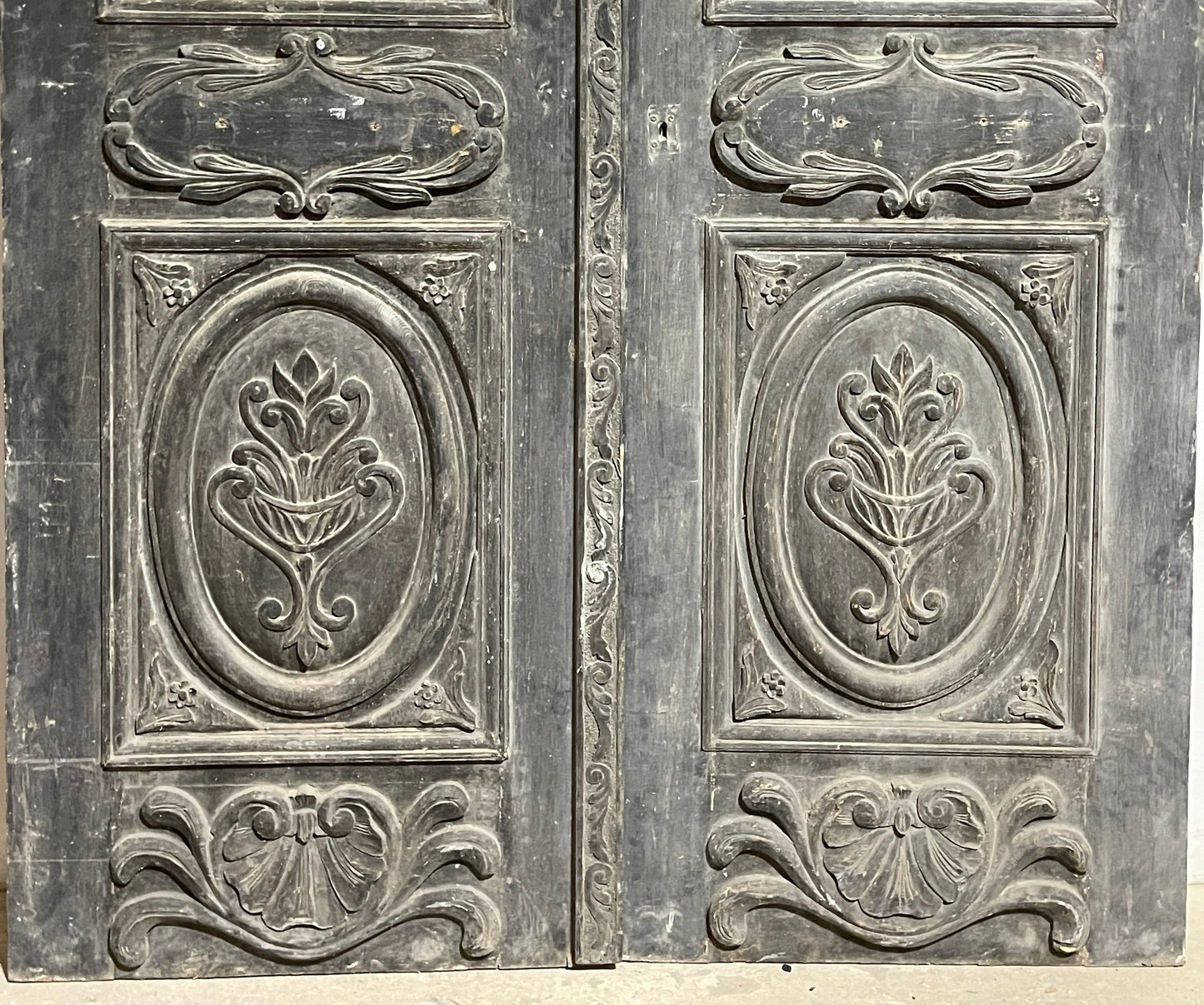 Antique French Panel Door with Carving (99x60.5) L001