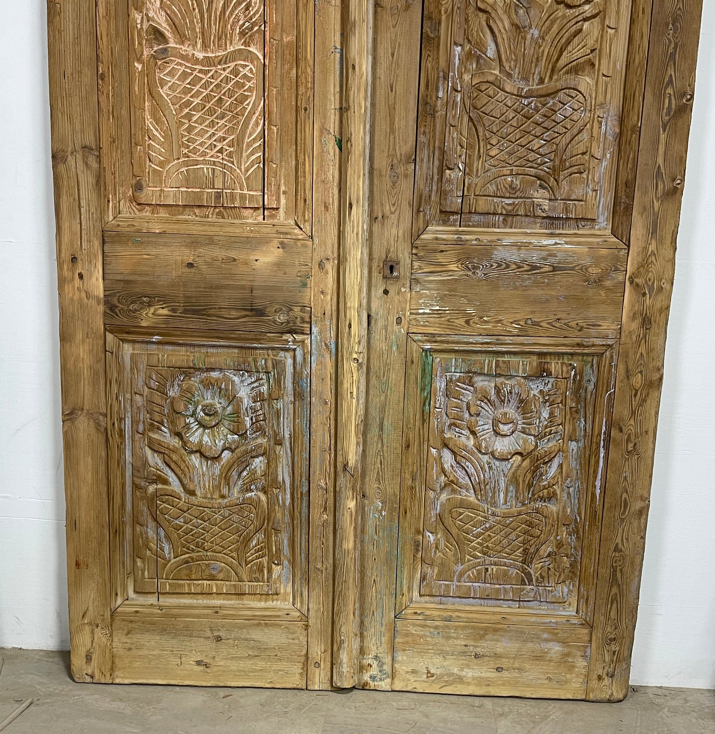 Antique French panel doors with Carvings (103 x 63) P34