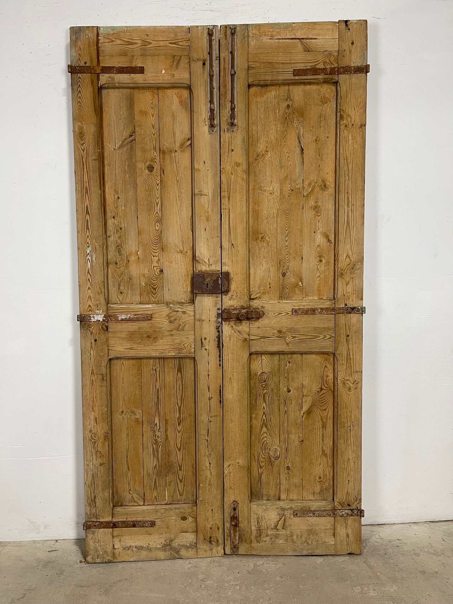 Antique French Panel Doors with Carving (90.5 x 48.25) M027