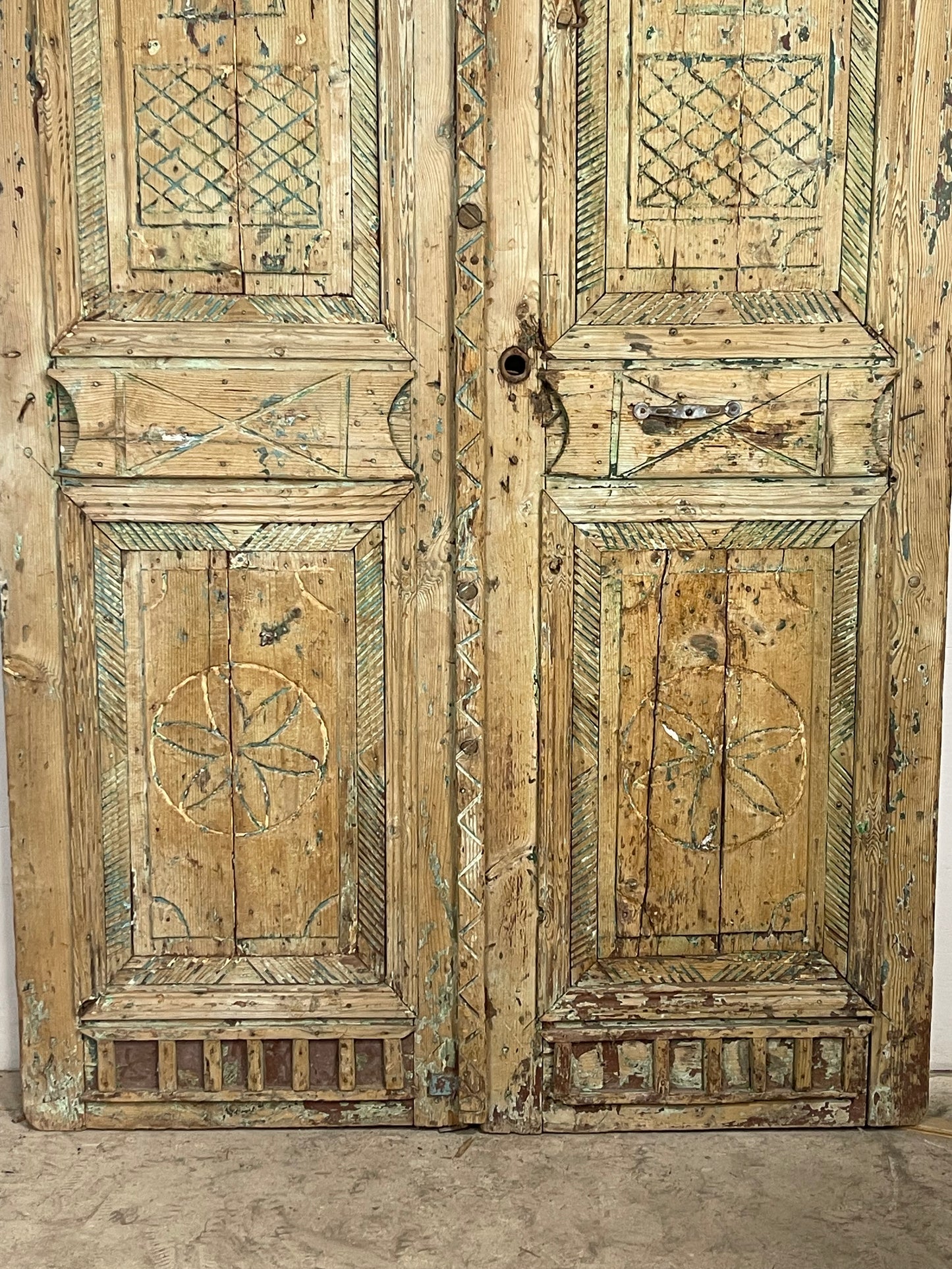 Antique French Panel Doors with Carving (101.75 x 54.75) M036
