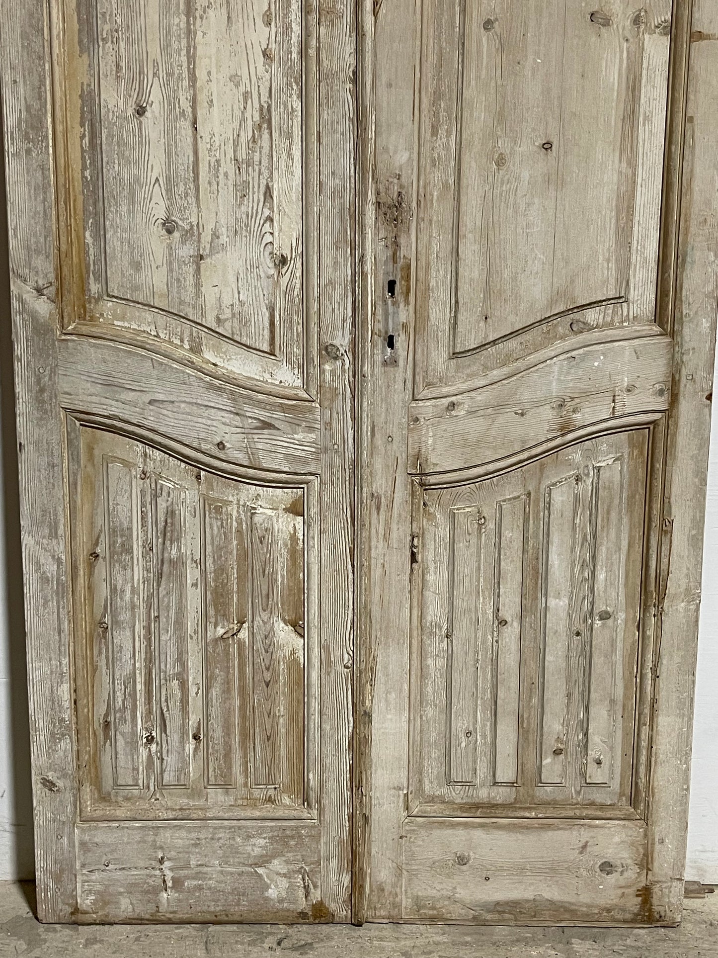 Antique French Panel Door with Carving (104.25x47.5) L007