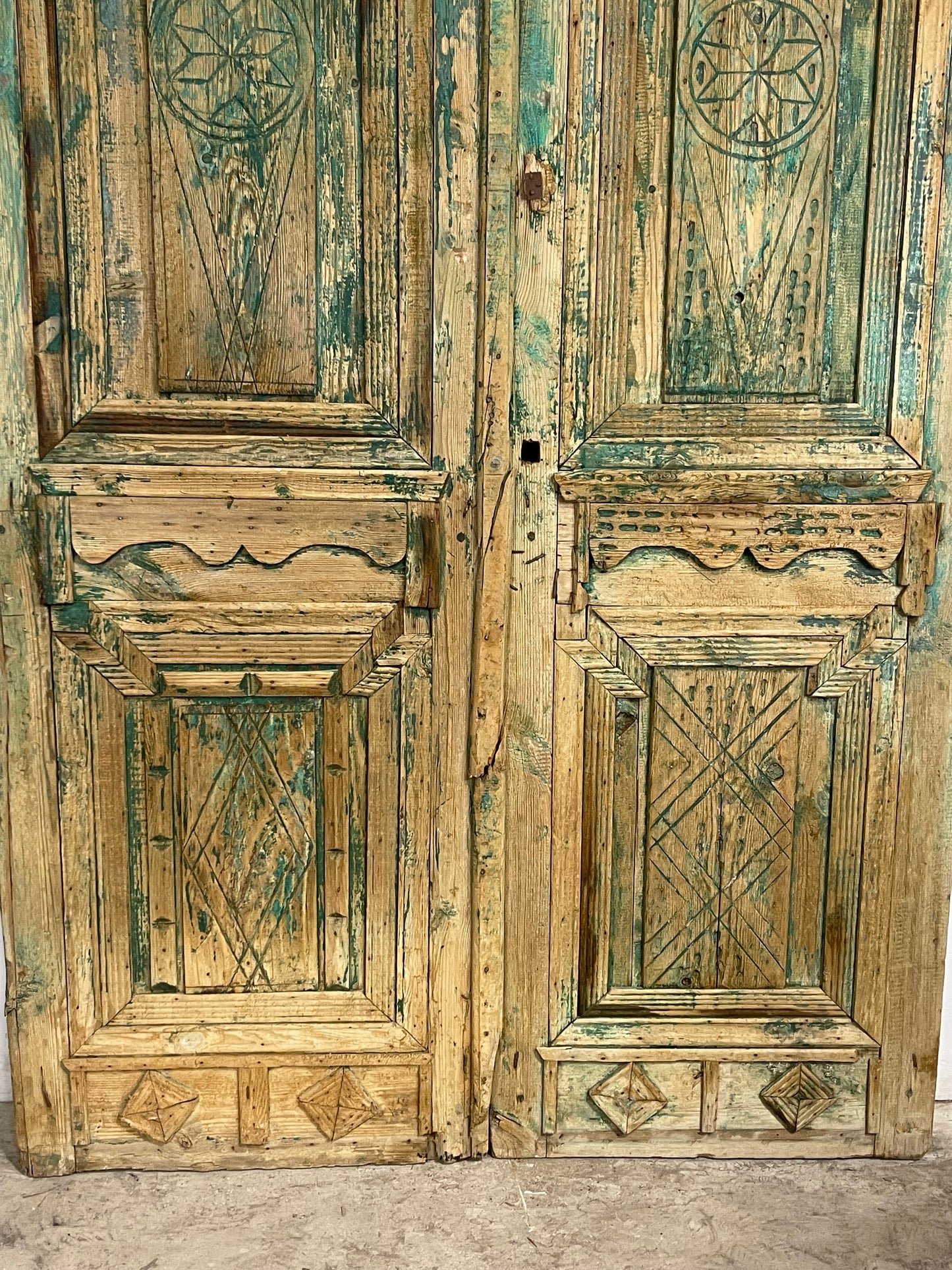 Antique French Panel Doors with Carving (93.25 x 56) M039