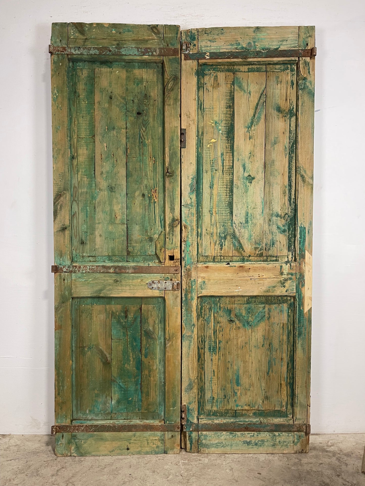 Antique French Panel Doors with Carving (93.25 x 56) M039