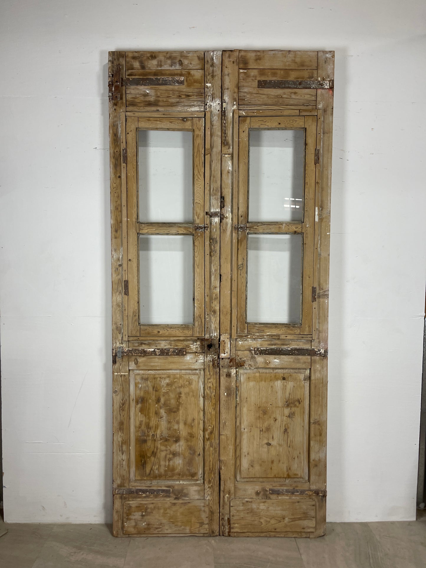 Antique French panel doors with Glass and Carvings (104.5 x 47) O65