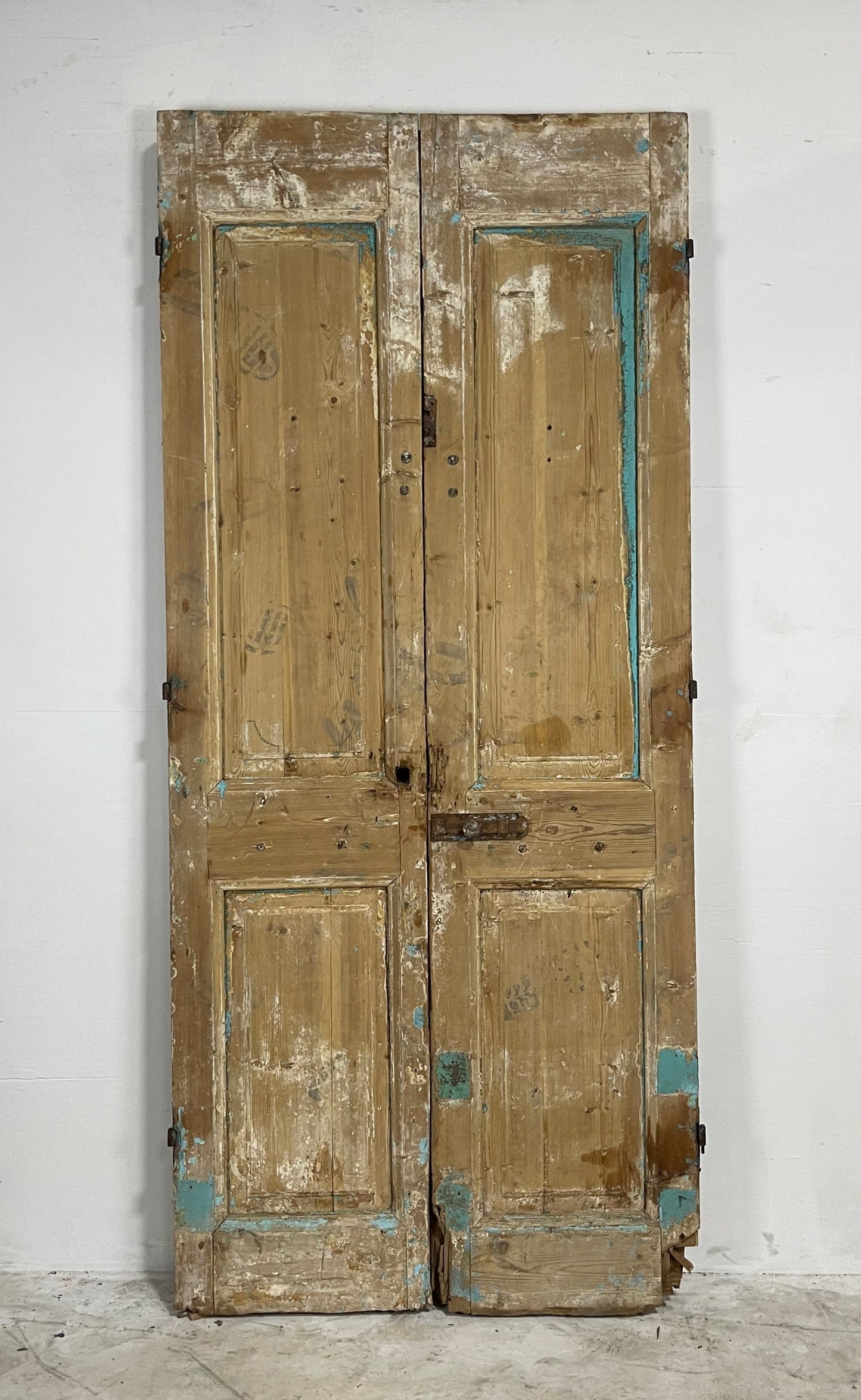 Antique French Panel Doors with Carving (96 x 42.5) N003