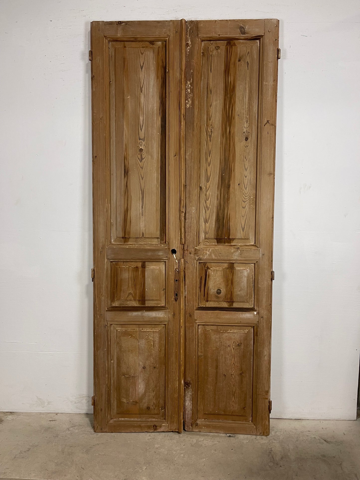Antique French Panel Doors with Carving (96 x 42.5) M029