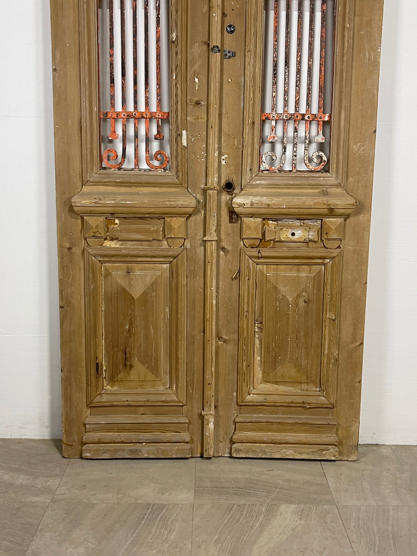 Antique French panel doors with Metal (93.5 x 43) O33