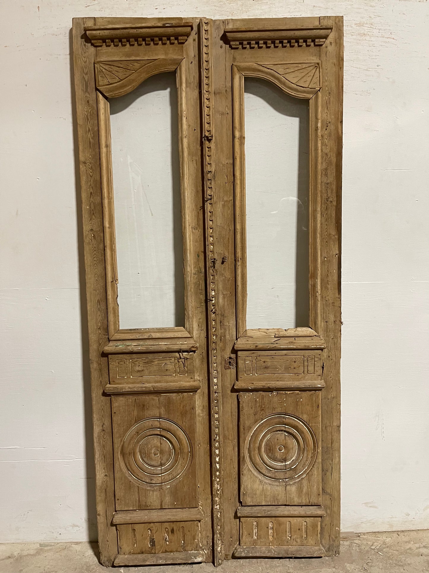 Antique French panel doors with glass and carving (90.5x42.5) L103