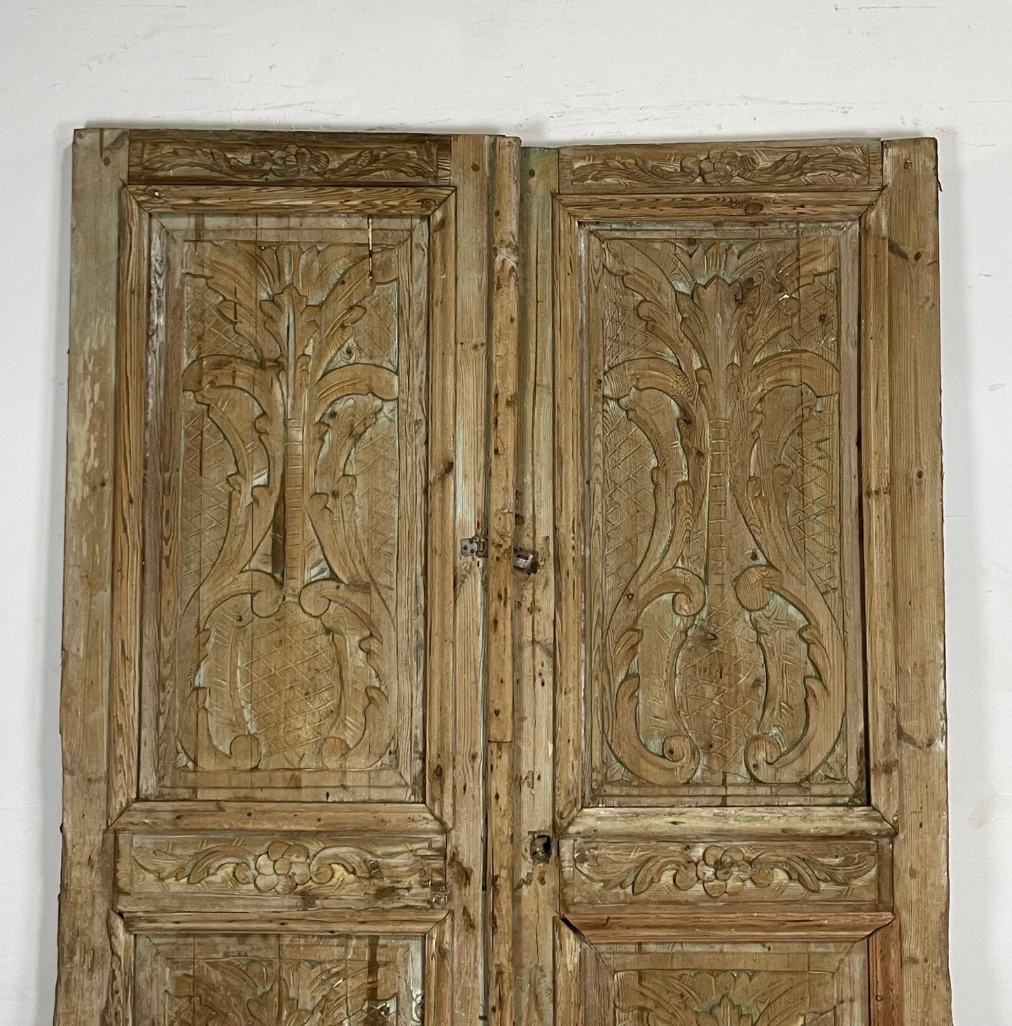 Antique French Panel Doors with Carving (93.5 x 58.5) N004