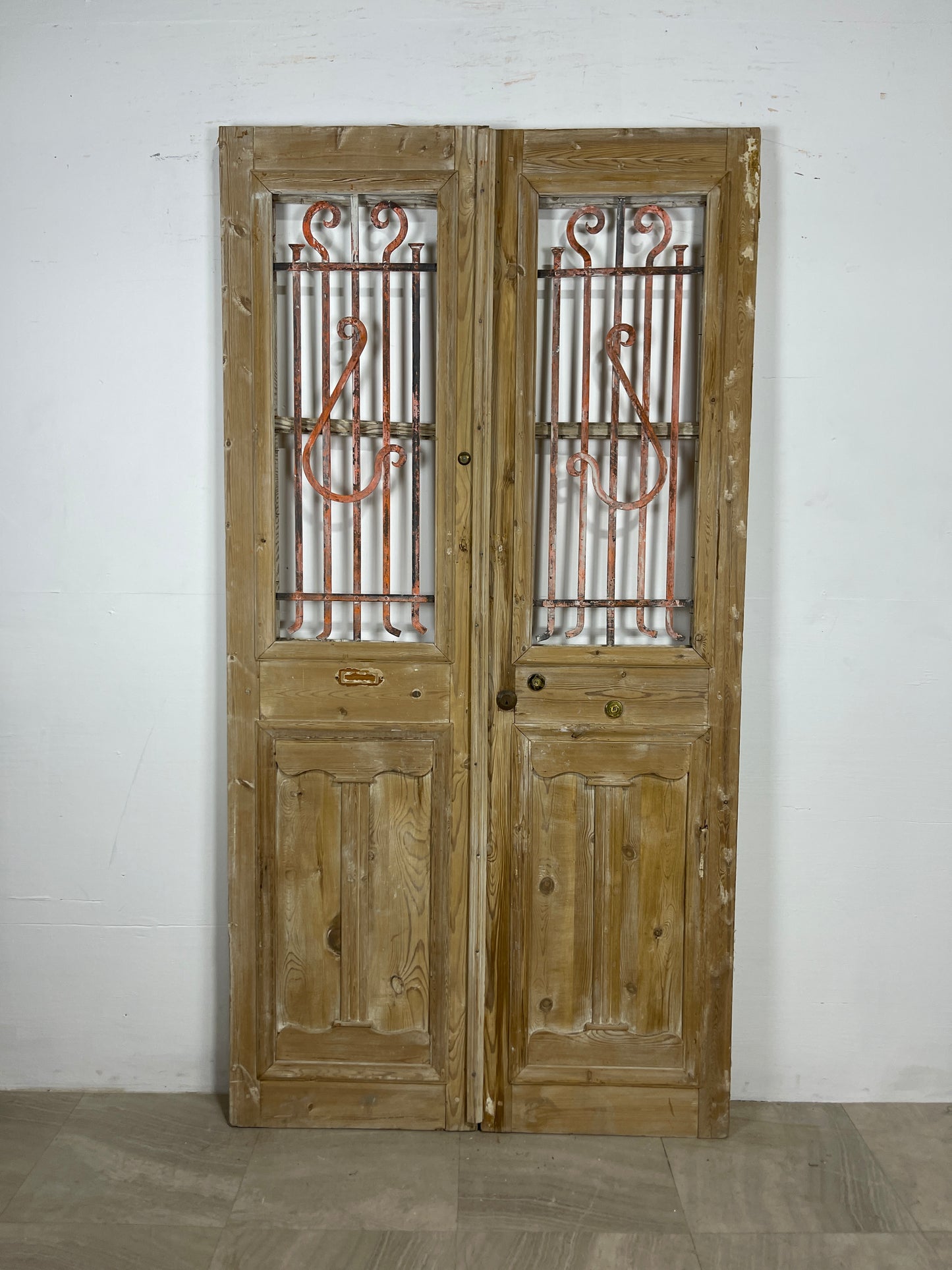 Antique French panel doors with Metal (86.5 x 44.5) O45