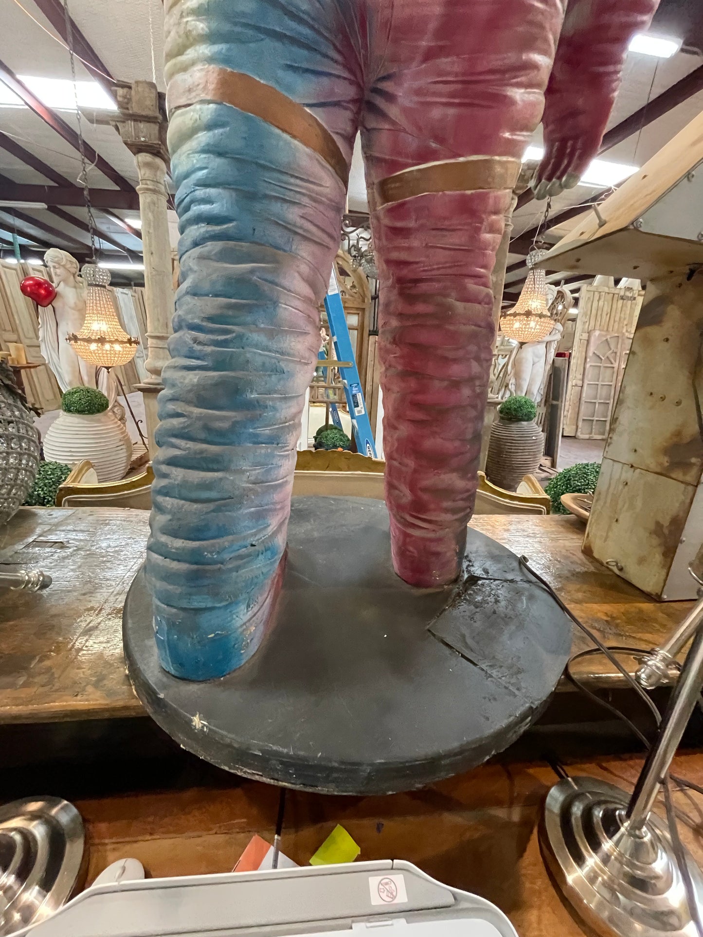 Astronaut Statue (71x36)