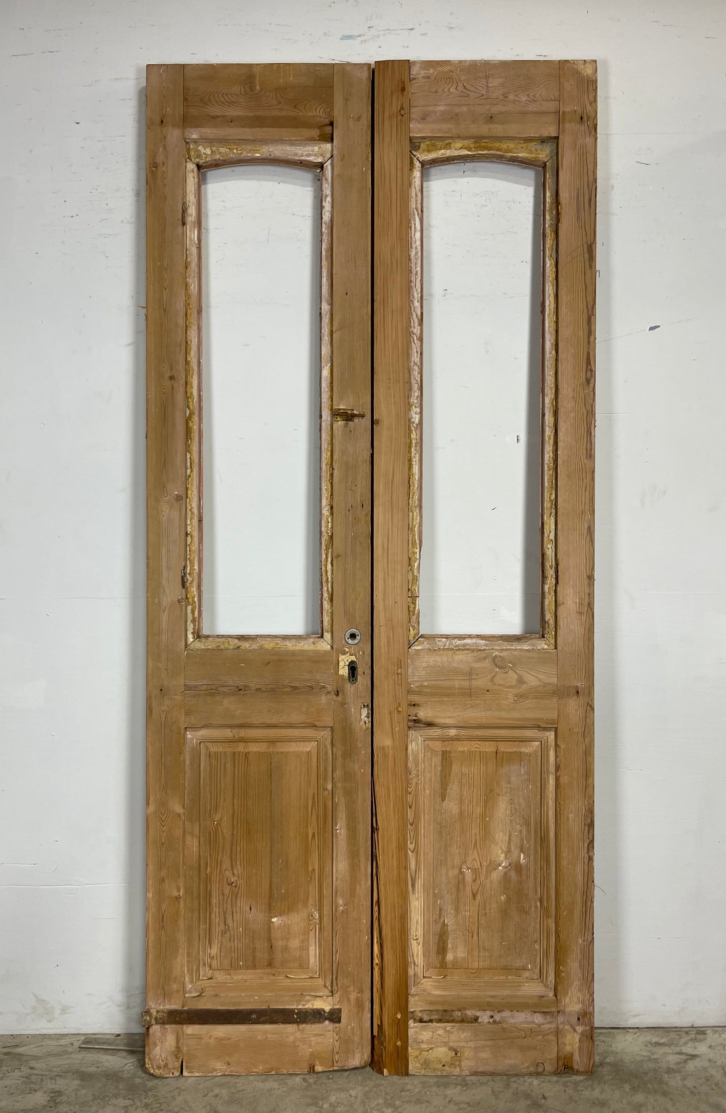 Antique French Panel Doors with Carving (102 x 45.5) M053