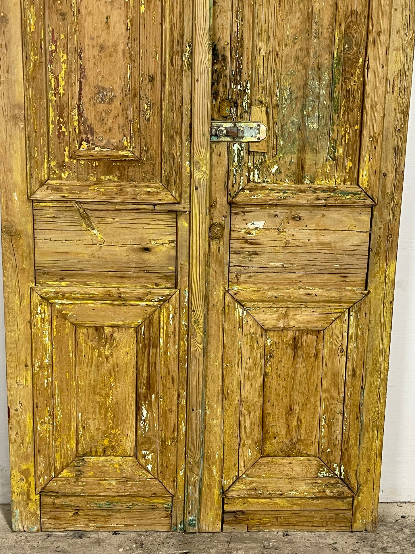 Antique French Panel Doors with Carving (87.5 x 40.5) M025
