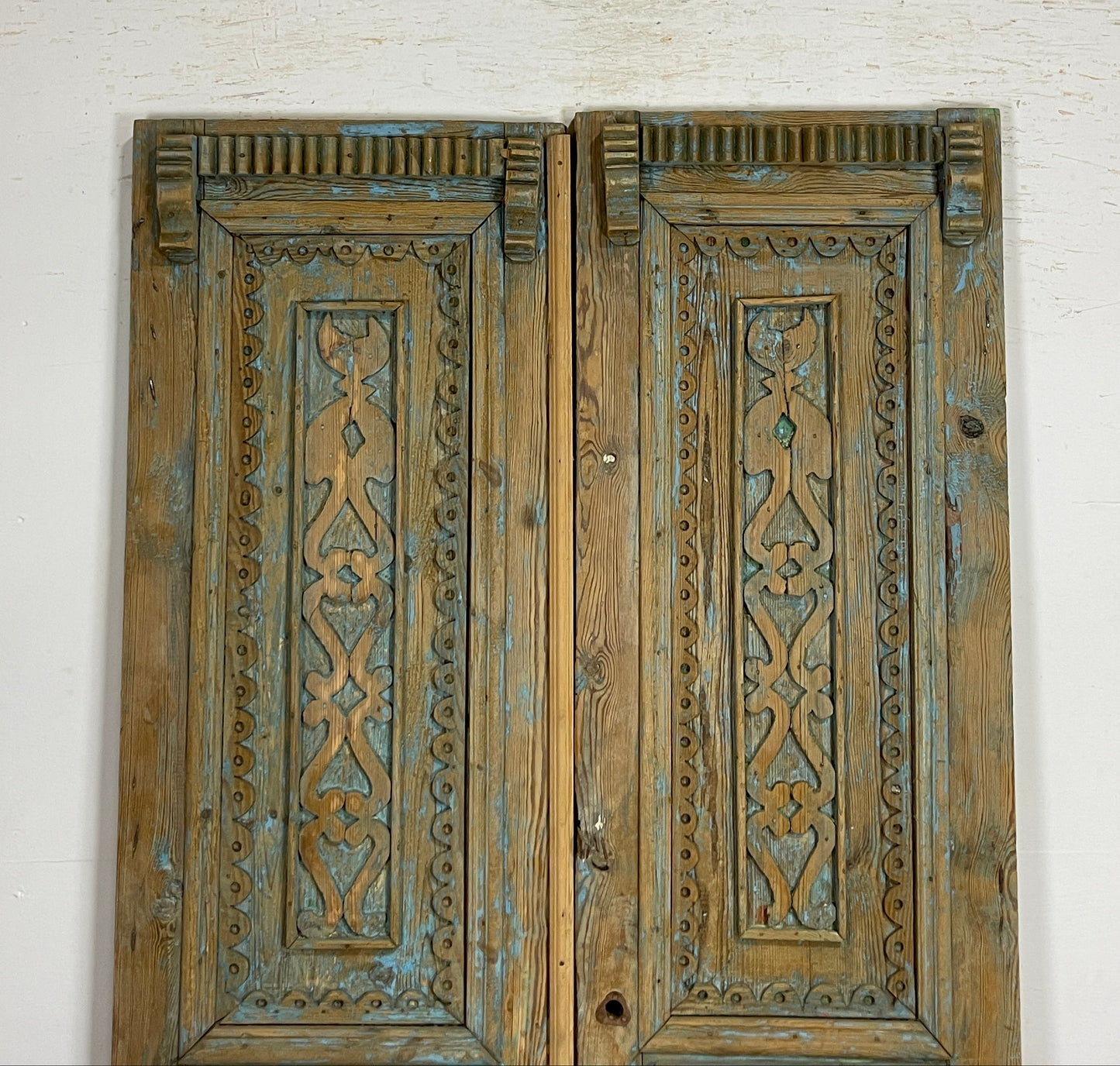 Antique French panel doors with Carvings (88.5 x 47) P30