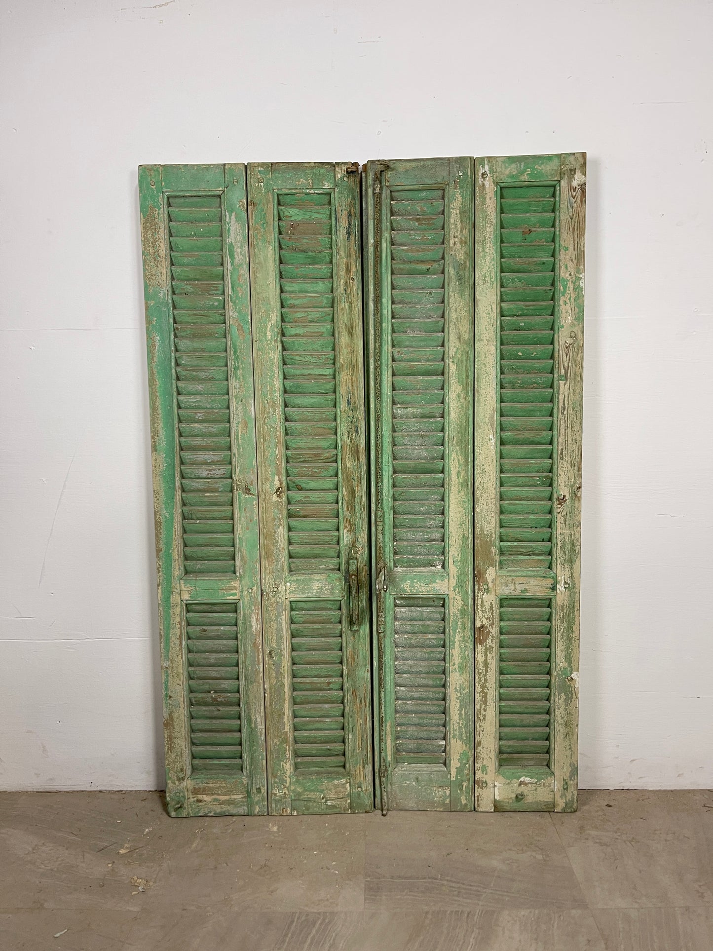 Antique French Shutters- 4 piece set - green (62.5x40.75) O997