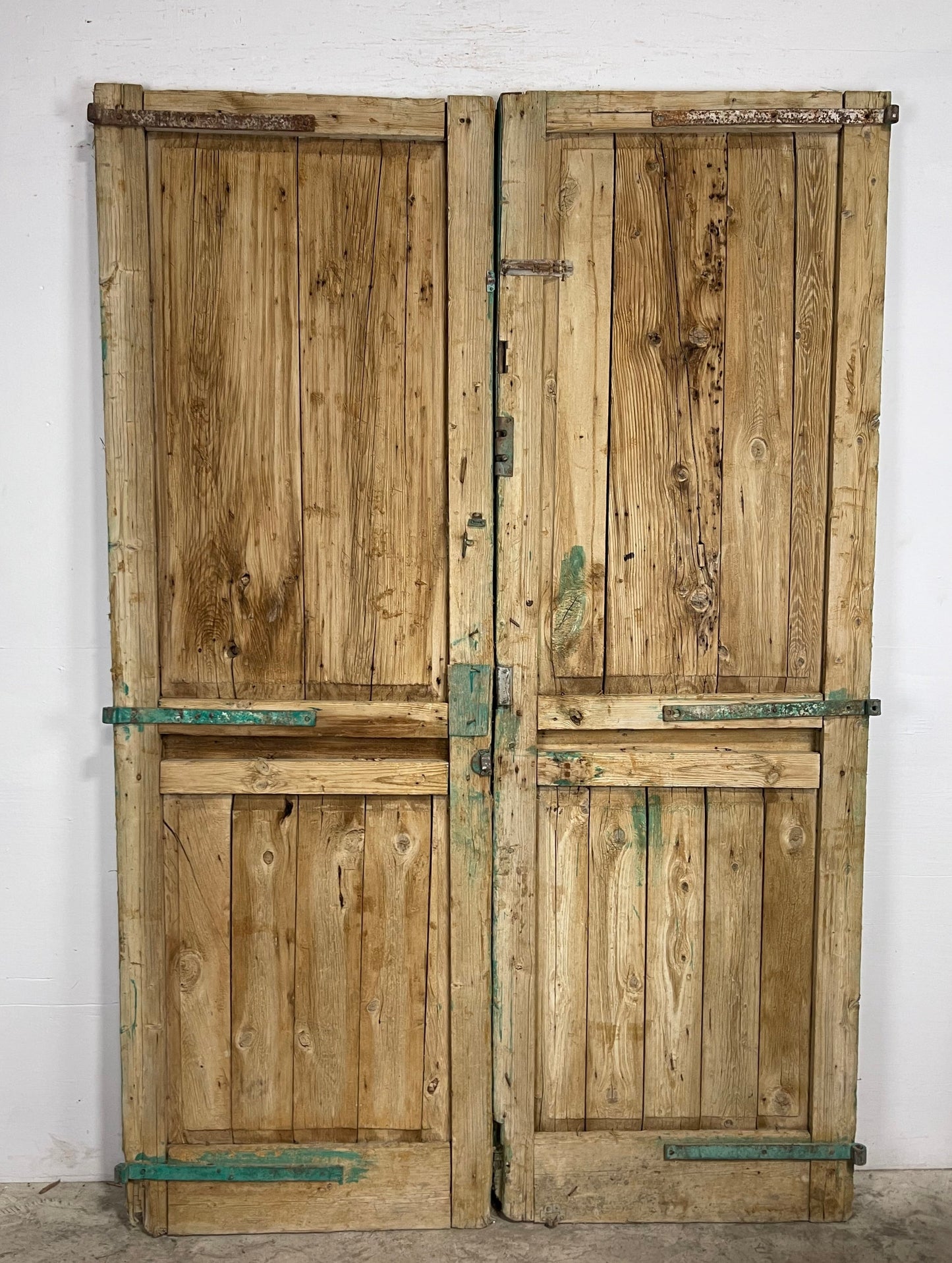 Antique French Panel Doors with Carving (91.75 x 61) M040