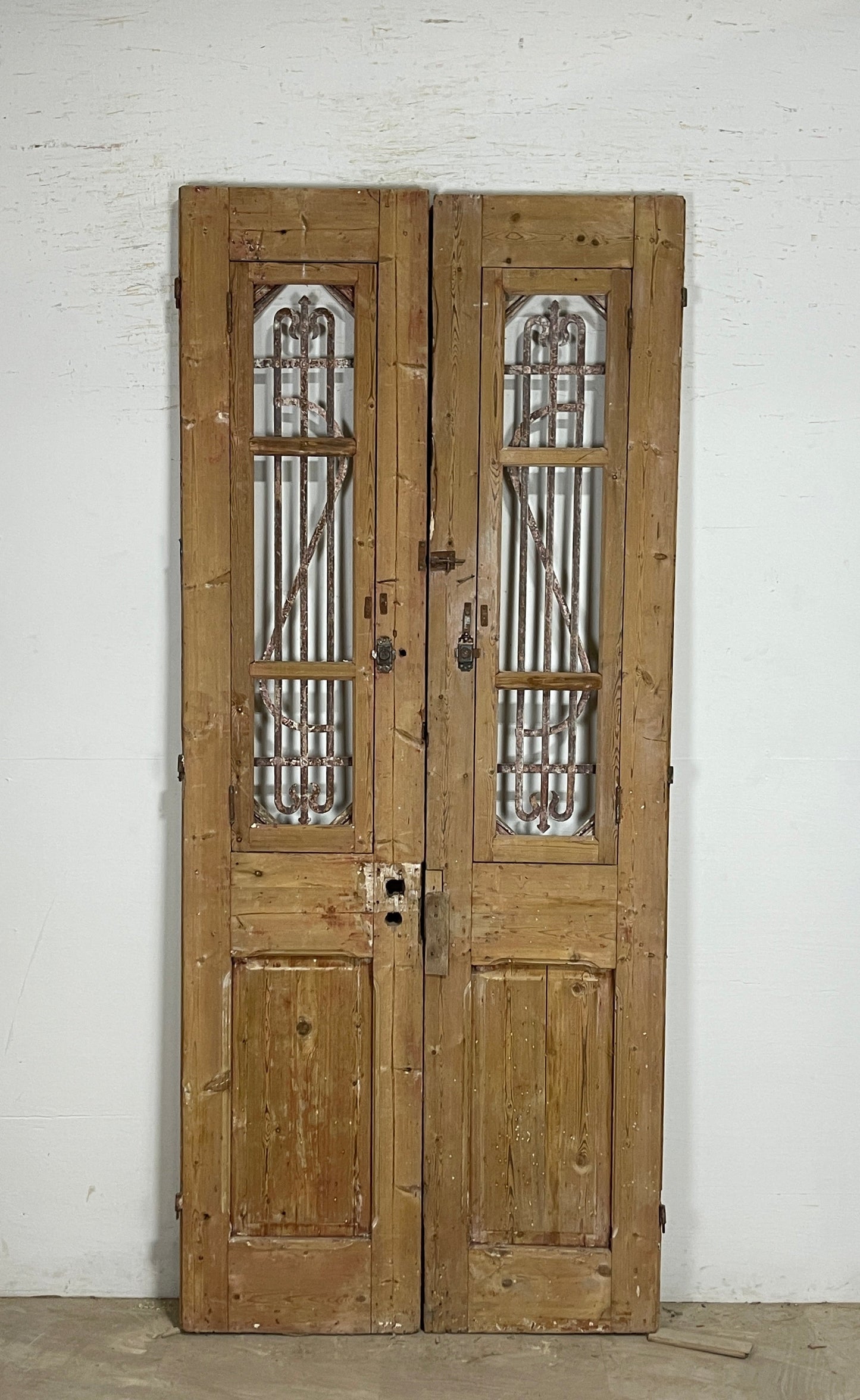 Antique French panel doors with Metal (93 x 40.5) P69