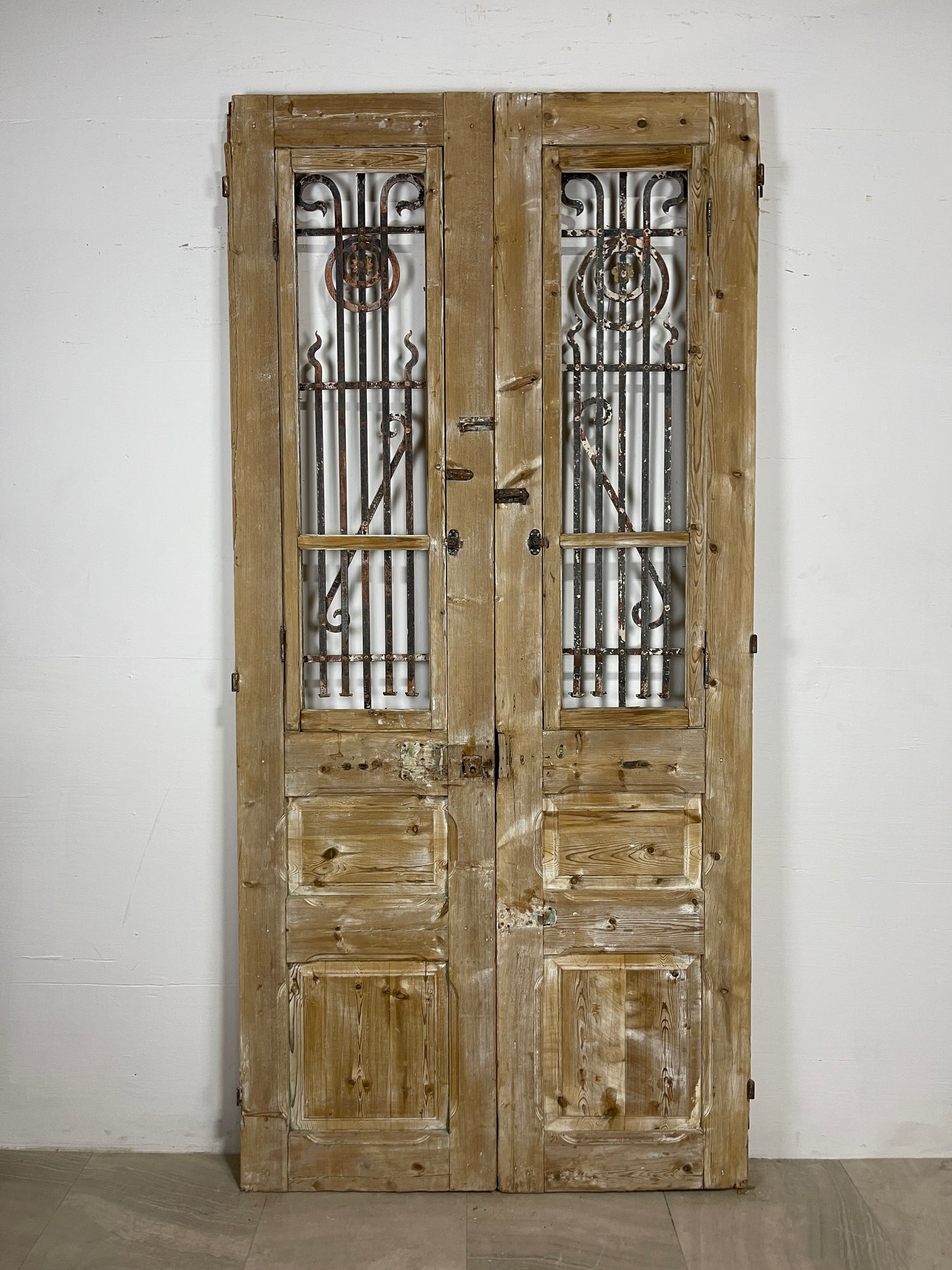 Antique French panel doors with Metal (97.25 x 46) O43