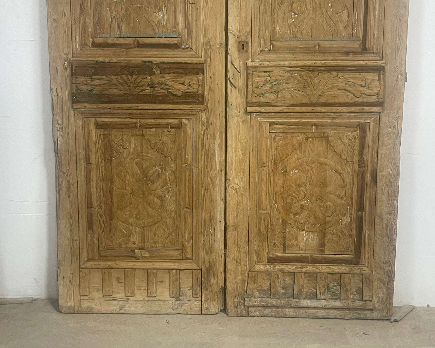 Antique French panel doors with Carvings ( 97.5 x 59.25) P 19