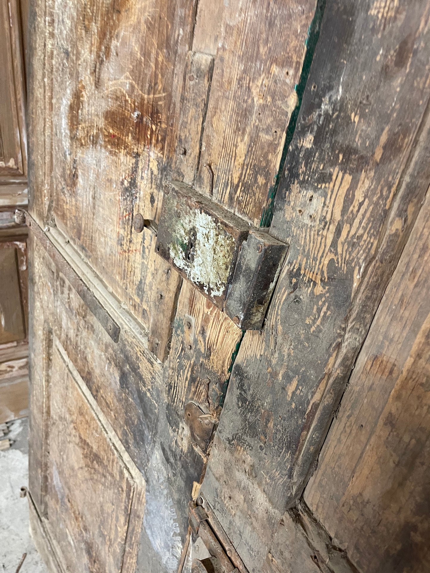 Antique French Panel Doors with Carving (95.5 x 59) M034