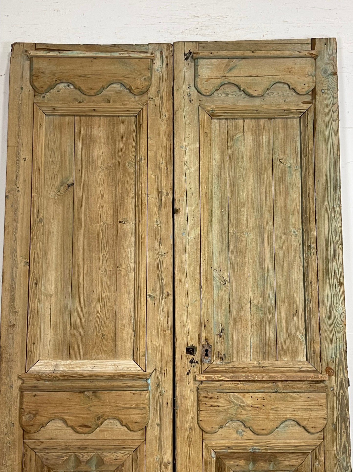 Antique French Panel Doors with Carving (92.5 x 48.75) M046