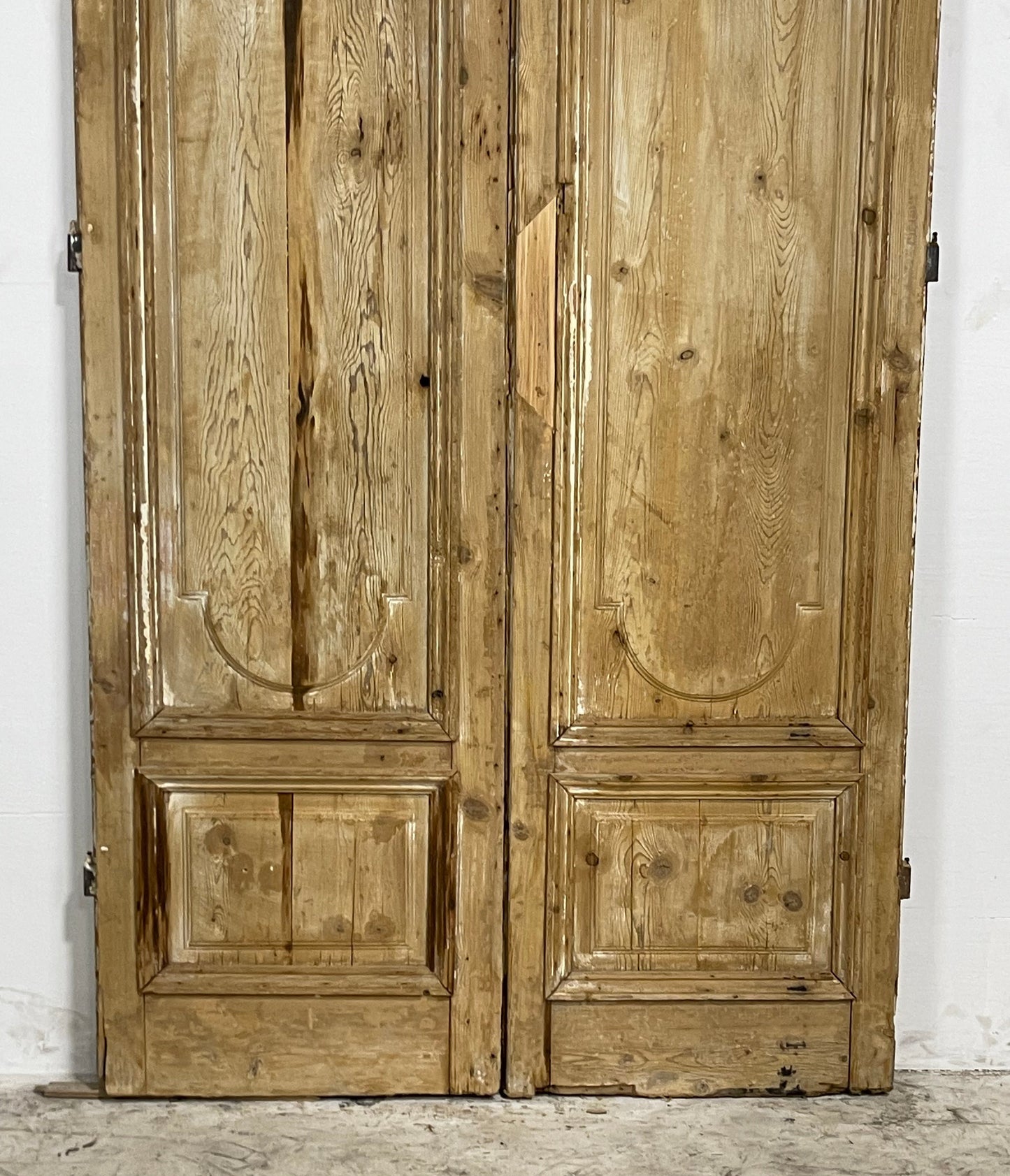 Antique French Panel Doors with Carving (91.5 x 47.25) N010