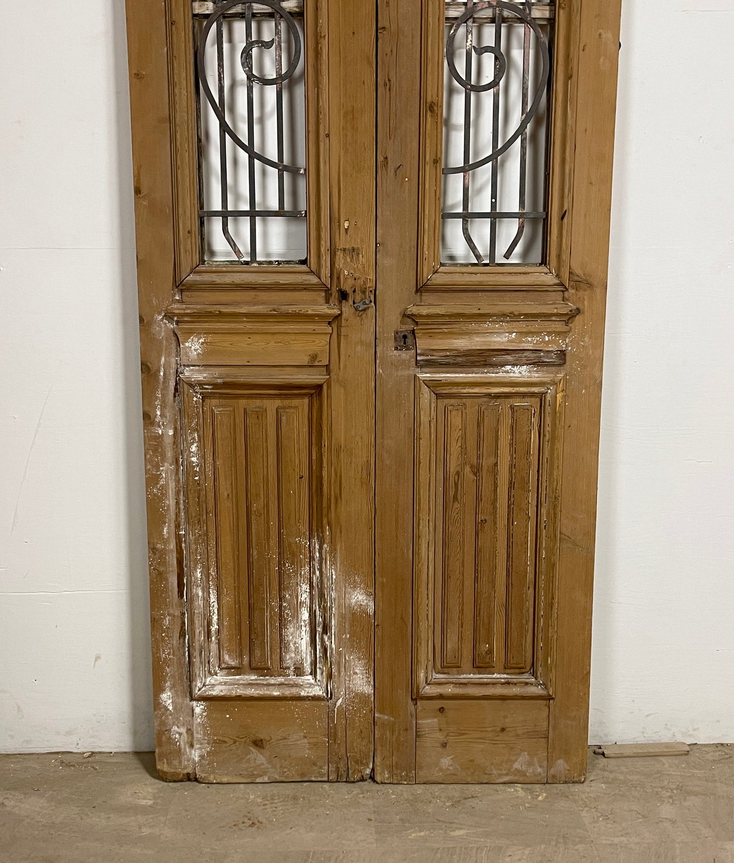 Antique French panel doors with Metal (96 x 39.5) P71