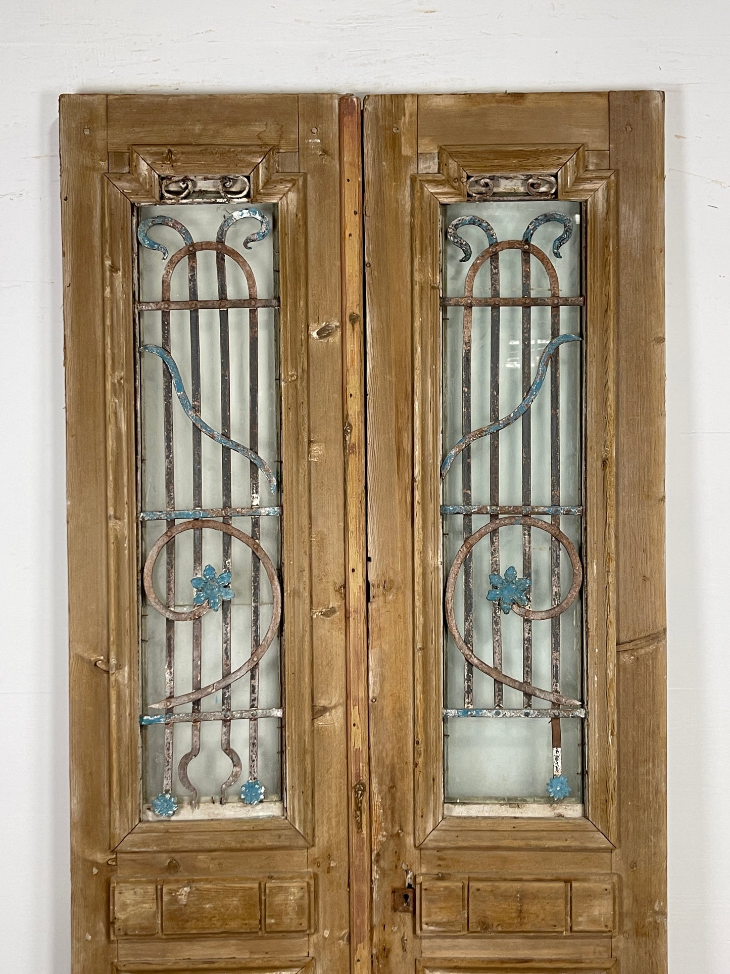Antique French panel doors with Metal (91.5 x 42.5) O34