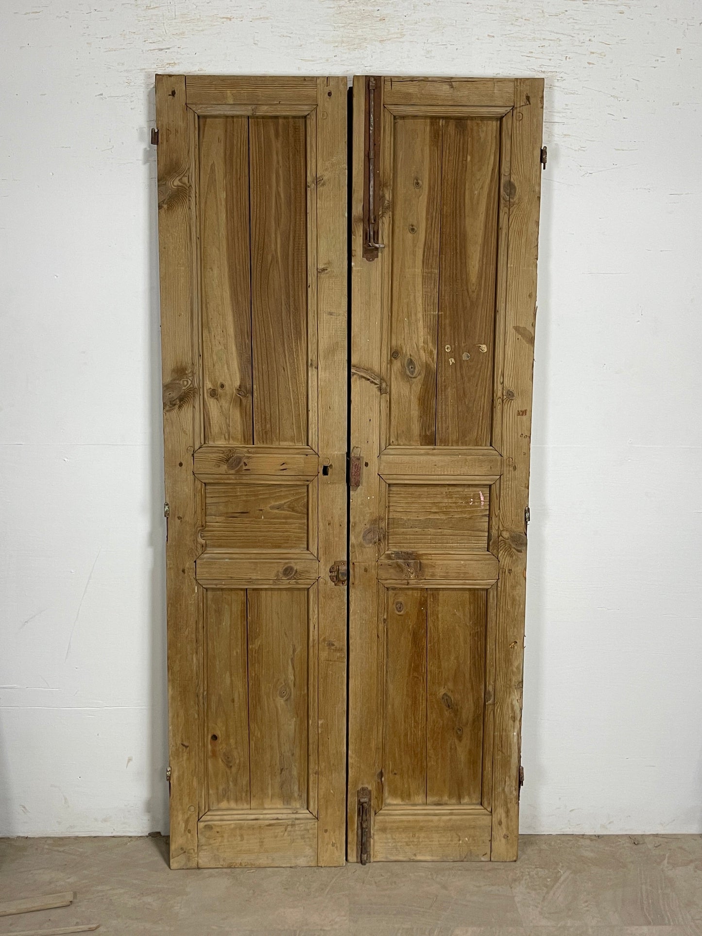 Antique French panel doors with Carvings (87 x 40) P31